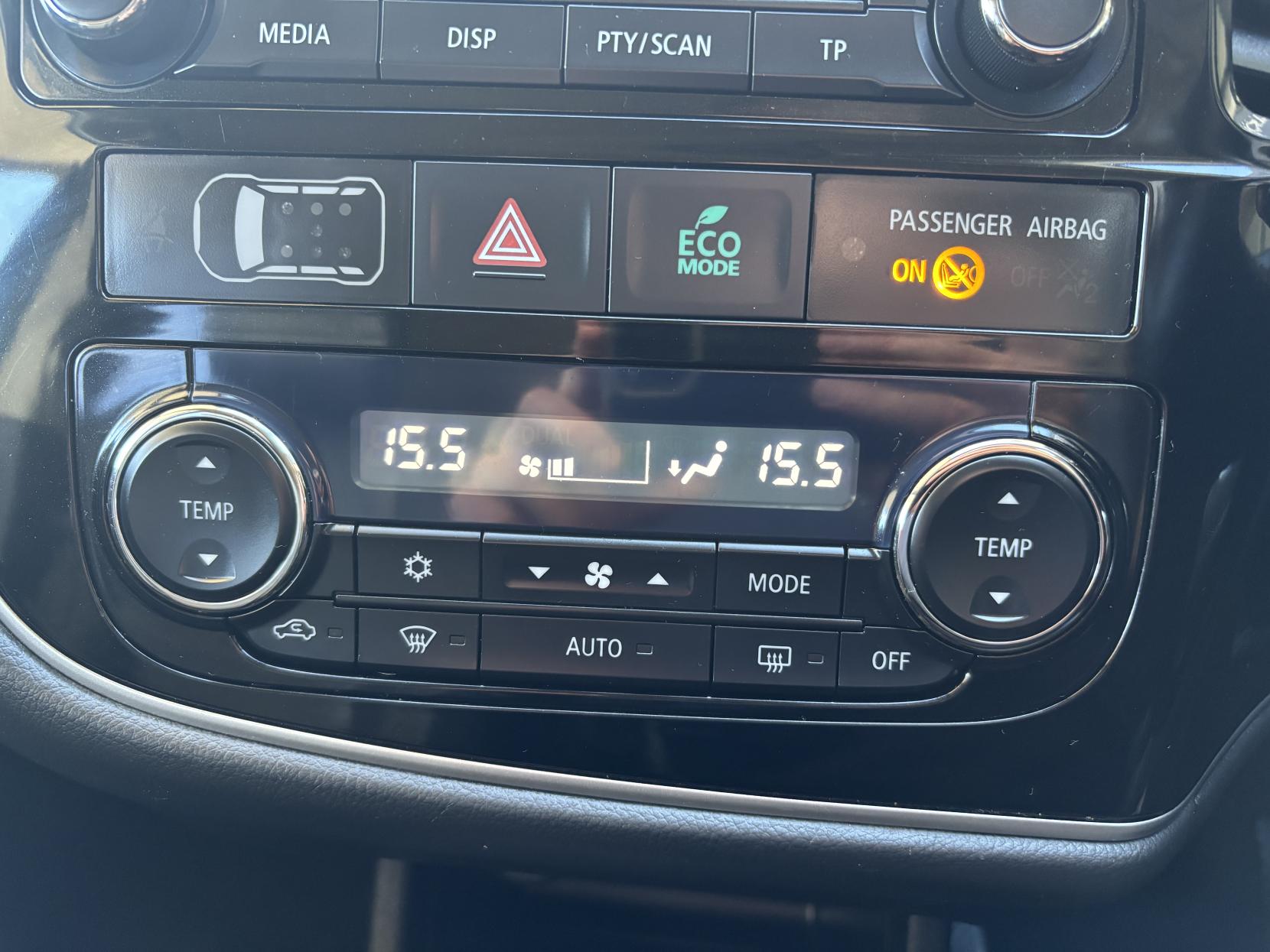 Mitsubishi Outlander 2.2 DI-D GX3 SUV 5dr Diesel Manual 4WD Euro 5 (s/s) (150 ps)