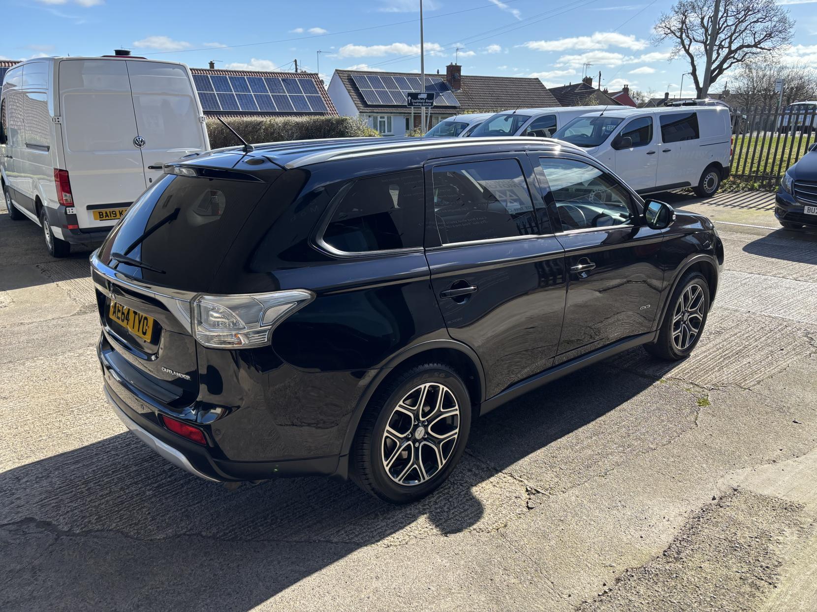 Mitsubishi Outlander 2.2 DI-D GX3 SUV 5dr Diesel Manual 4WD Euro 5 (s/s) (150 ps)