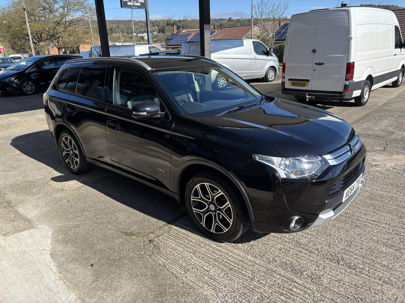 Mitsubishi Outlander 2.2 DI-D GX3 SUV 5dr Diesel Manual 4WD Euro 5 (s/s) (150 ps)