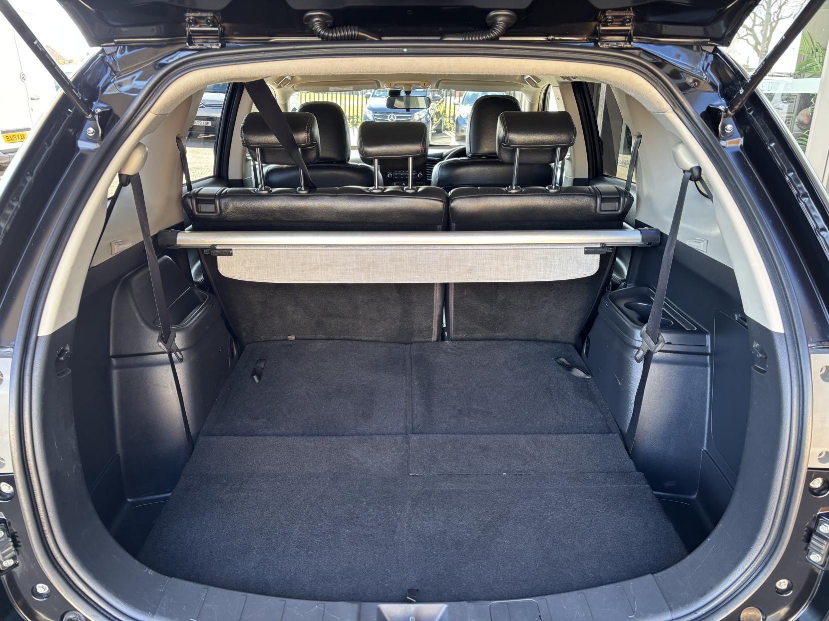 Mitsubishi Outlander 2.2 DI-D GX3 SUV 5dr Diesel Manual 4WD Euro 5 (s/s) (150 ps)