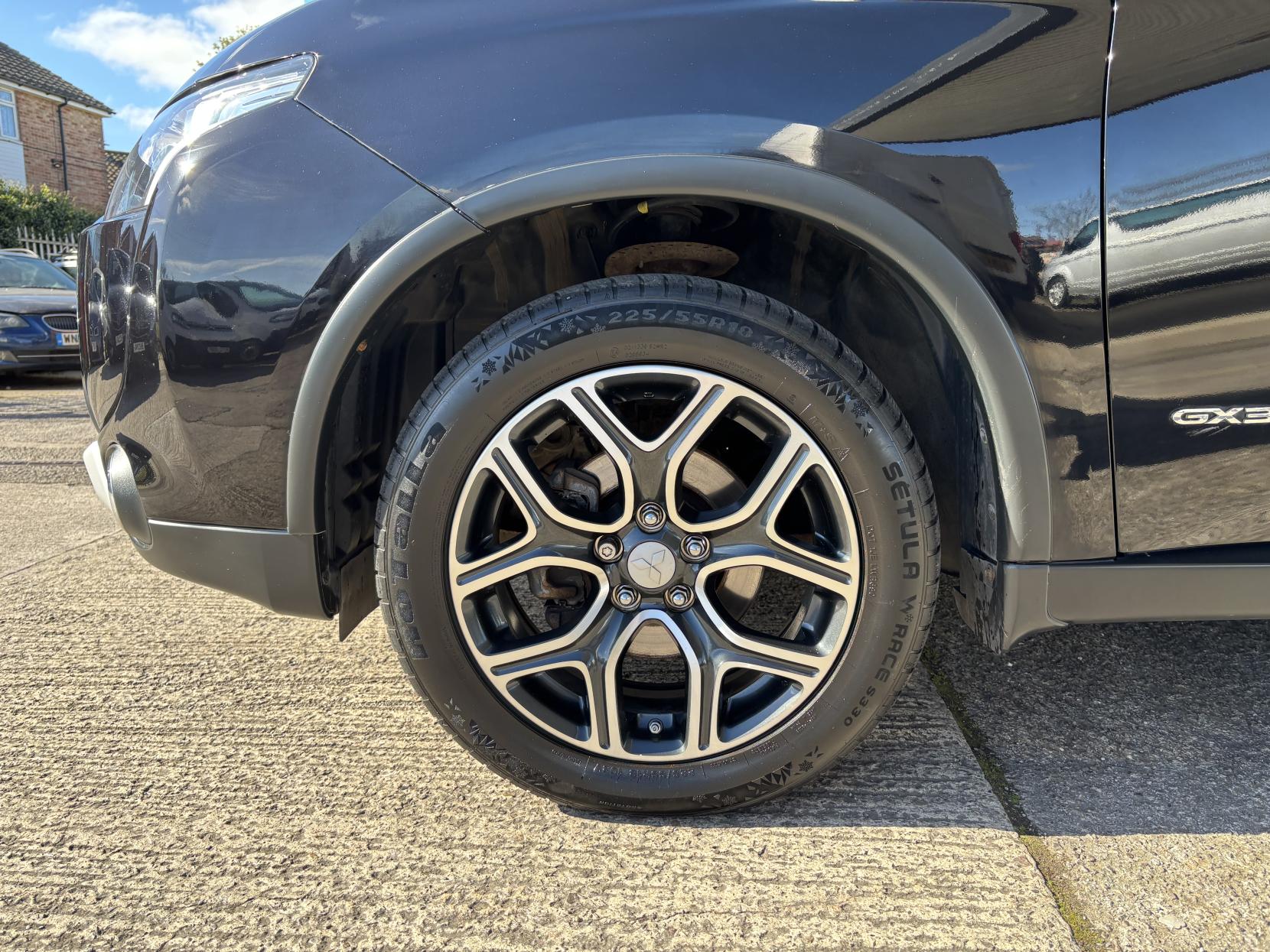 Mitsubishi Outlander 2.2 DI-D GX3 SUV 5dr Diesel Manual 4WD Euro 5 (s/s) (150 ps)