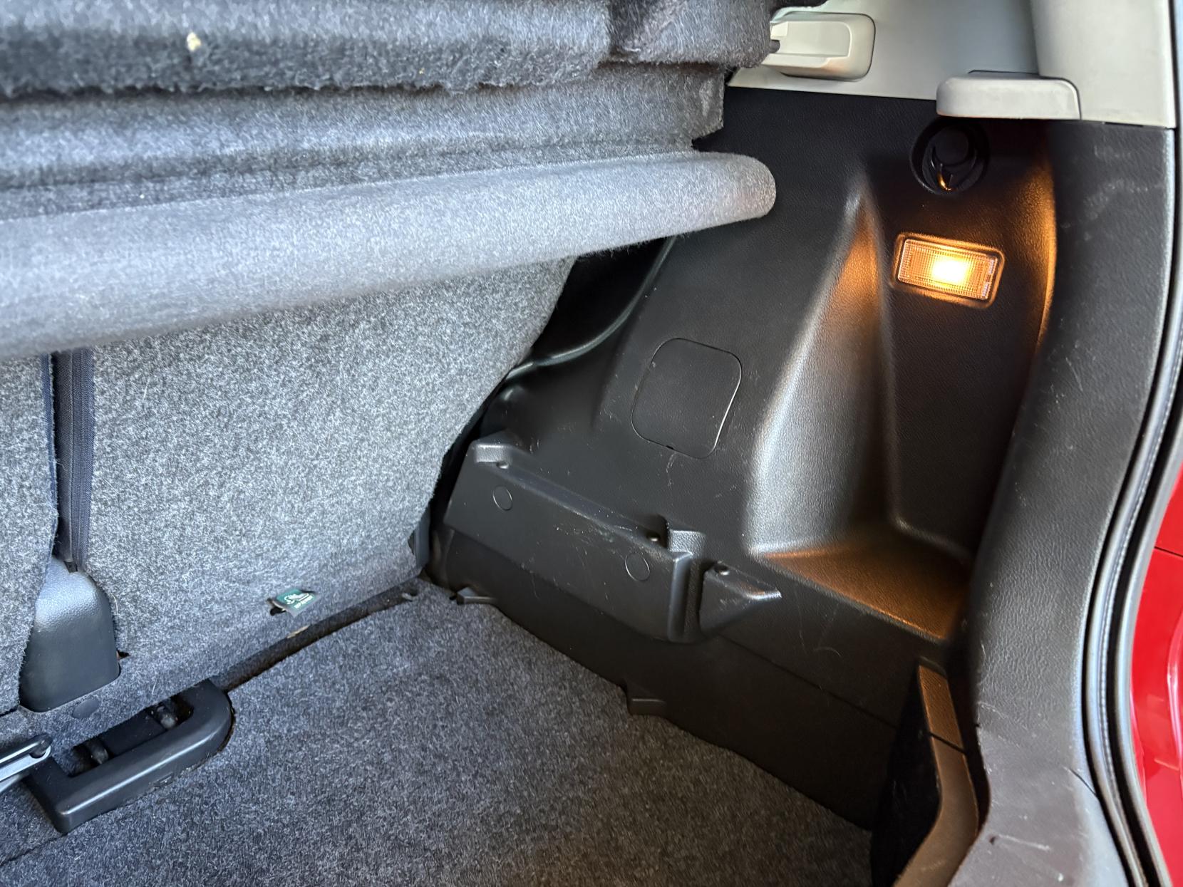 Nissan Note 1.4 16V Visia Hatchback 5dr Petrol Manual Euro 4 (88 ps)