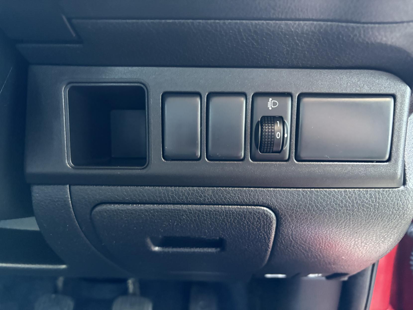 Nissan Note 1.4 16V Visia Hatchback 5dr Petrol Manual Euro 4 (88 ps)