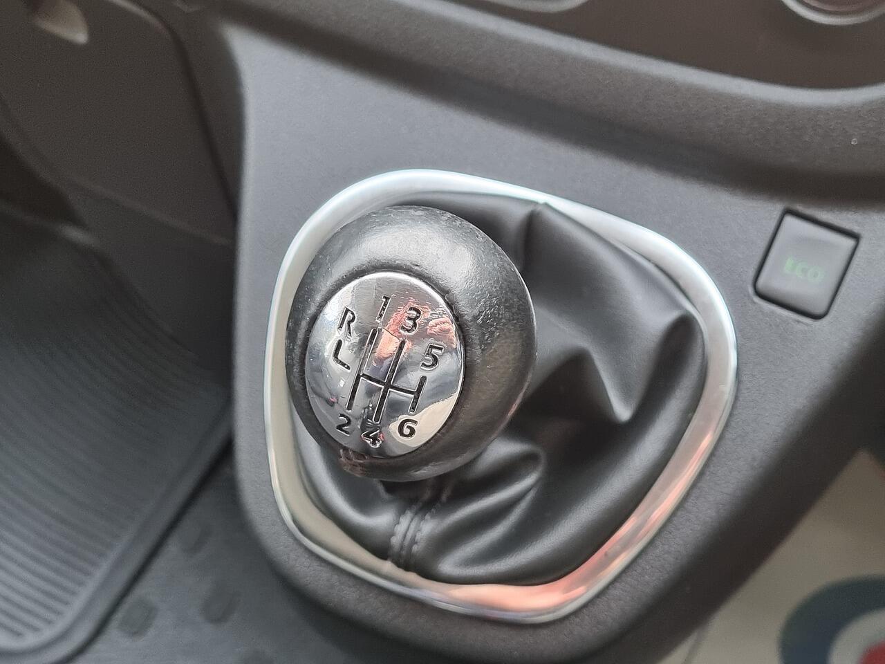 Renault Trafic 1.6 dCi ENERGY 27 Sport Nav Panel Van 5dr Diesel Manual SWB Standard Roof Euro 6 (s/s) (125 ps)