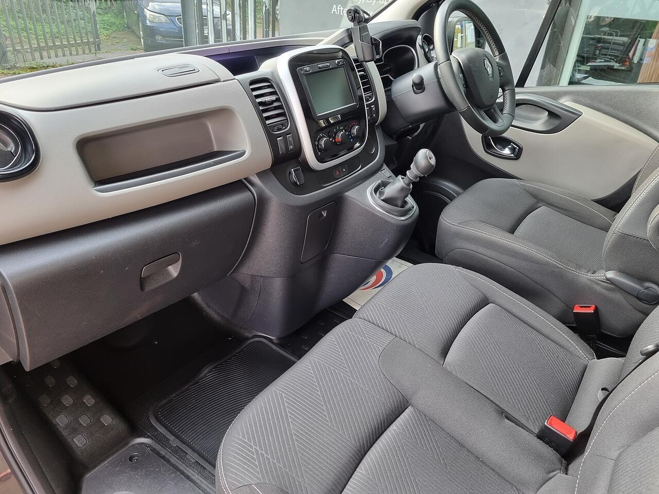 Renault Trafic 1.6 dCi ENERGY 27 Sport Nav Panel Van 5dr Diesel Manual SWB Standard Roof Euro 6 (s/s) (125 ps)