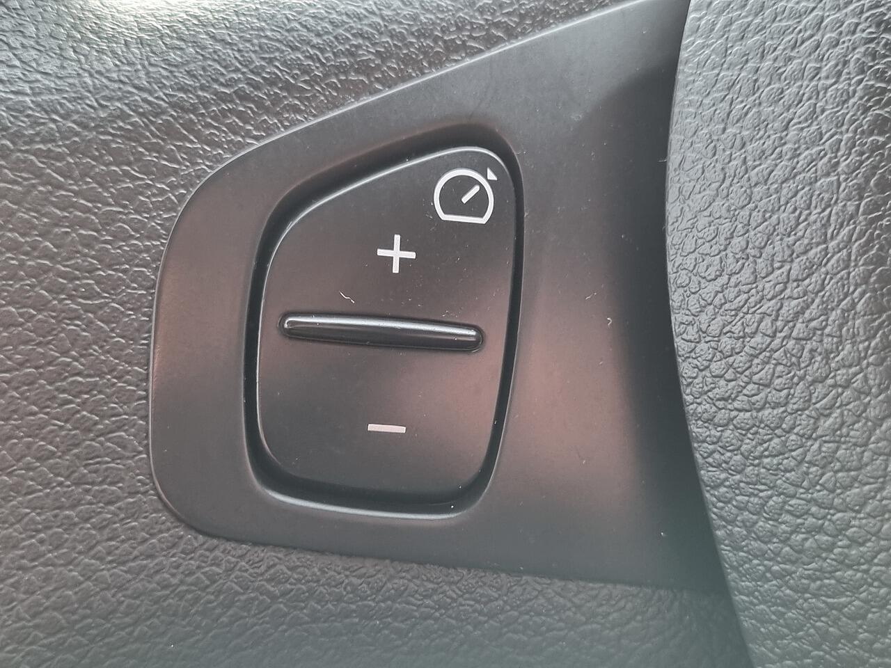 Renault Trafic 1.6 dCi ENERGY 27 Sport Nav Panel Van 5dr Diesel Manual SWB Standard Roof Euro 6 (s/s) (125 ps)