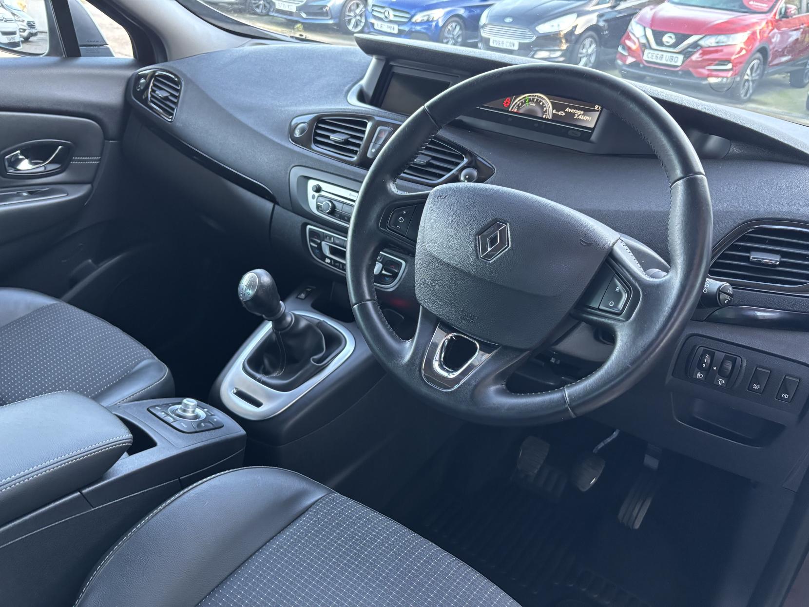 Renault Scenic 1.5 dCi ENERGY Dynamique TomTom MPV 5dr Diesel Manual Euro 5 (s/s) (110 ps)