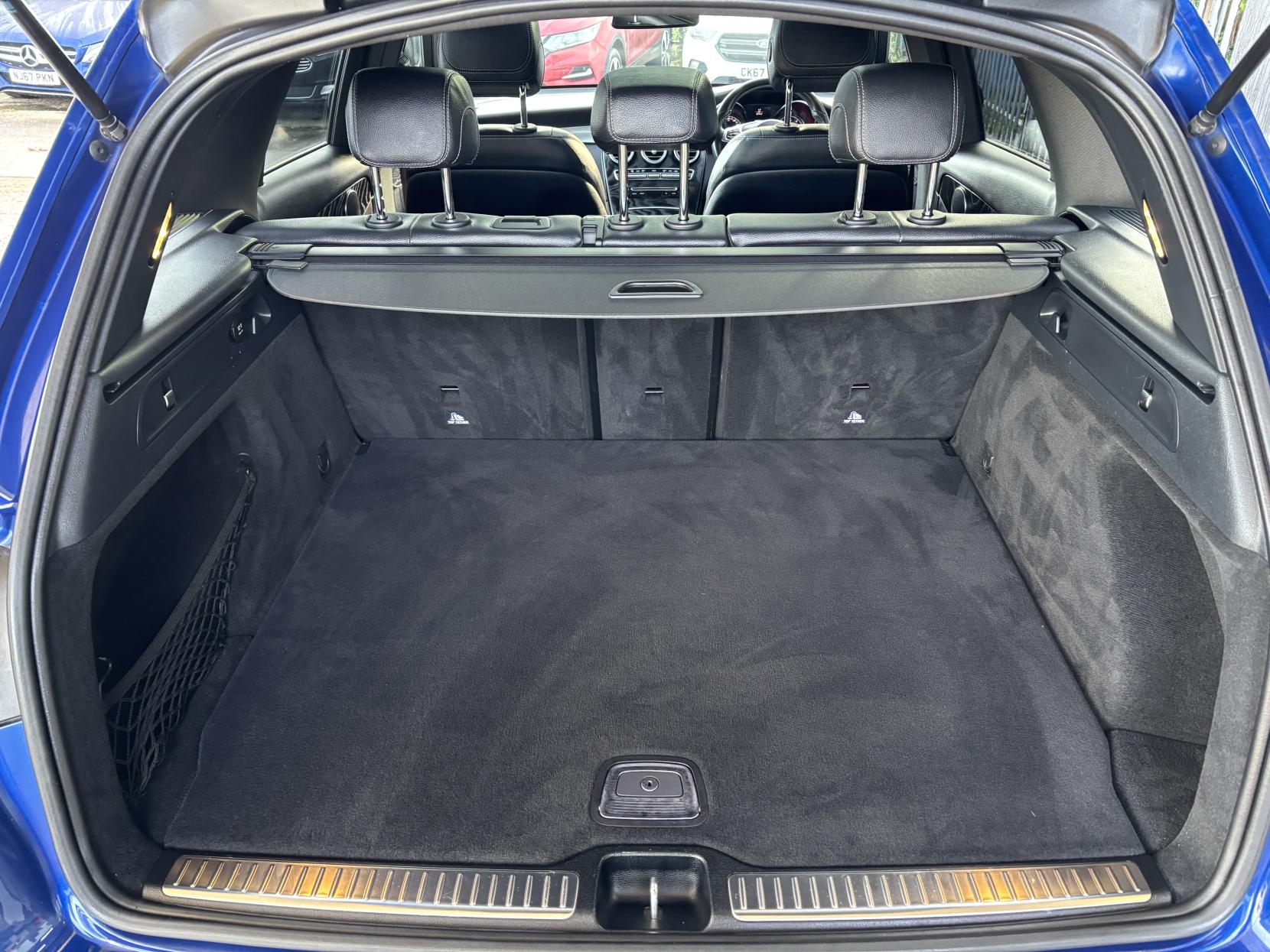 Mercedes-Benz GLC 2.1 GLC220d AMG Line (Premium) SUV 5dr Diesel G-Tronic 4MATIC Euro 6 (s/s) (170 ps)