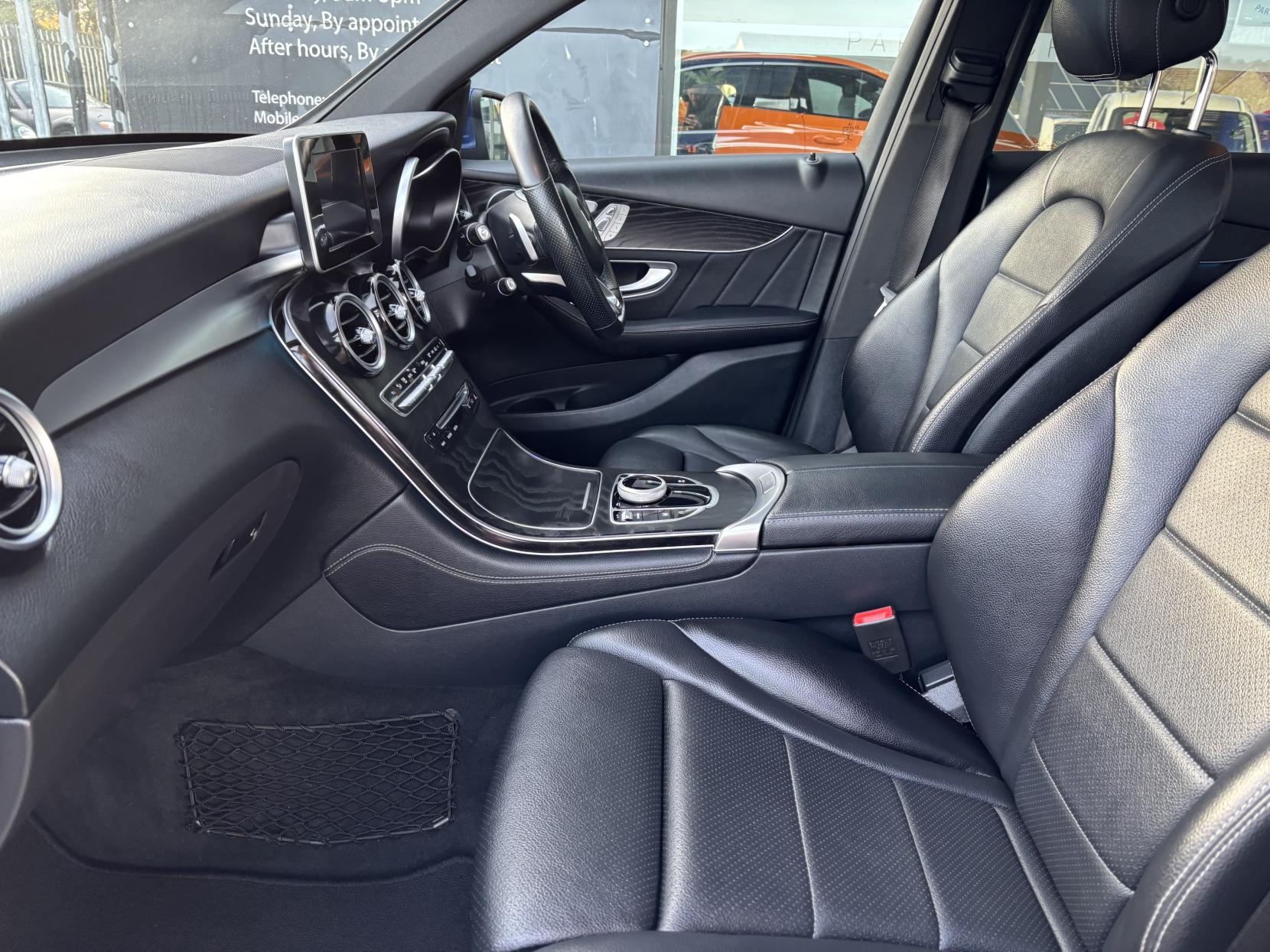 Mercedes-Benz GLC 2.1 GLC220d AMG Line (Premium) SUV 5dr Diesel G-Tronic 4MATIC Euro 6 (s/s) (170 ps)