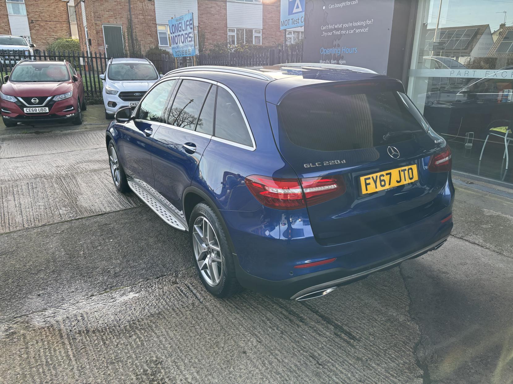 Mercedes-Benz GLC 2.1 GLC220d AMG Line (Premium) SUV 5dr Diesel G-Tronic 4MATIC Euro 6 (s/s) (170 ps)