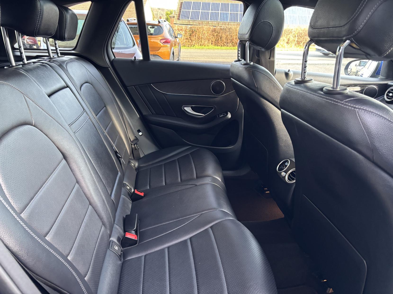 Mercedes-Benz GLC 2.1 GLC220d AMG Line (Premium) SUV 5dr Diesel G-Tronic 4MATIC Euro 6 (s/s) (170 ps)