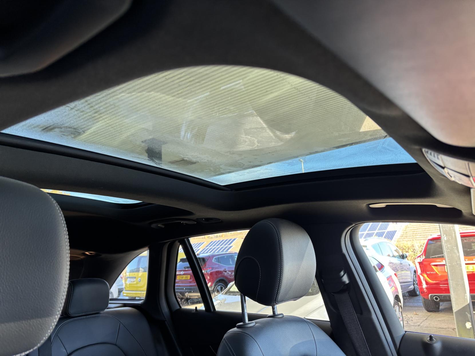 Mercedes-Benz GLC 2.1 GLC220d AMG Line (Premium) SUV 5dr Diesel G-Tronic 4MATIC Euro 6 (s/s) (170 ps)