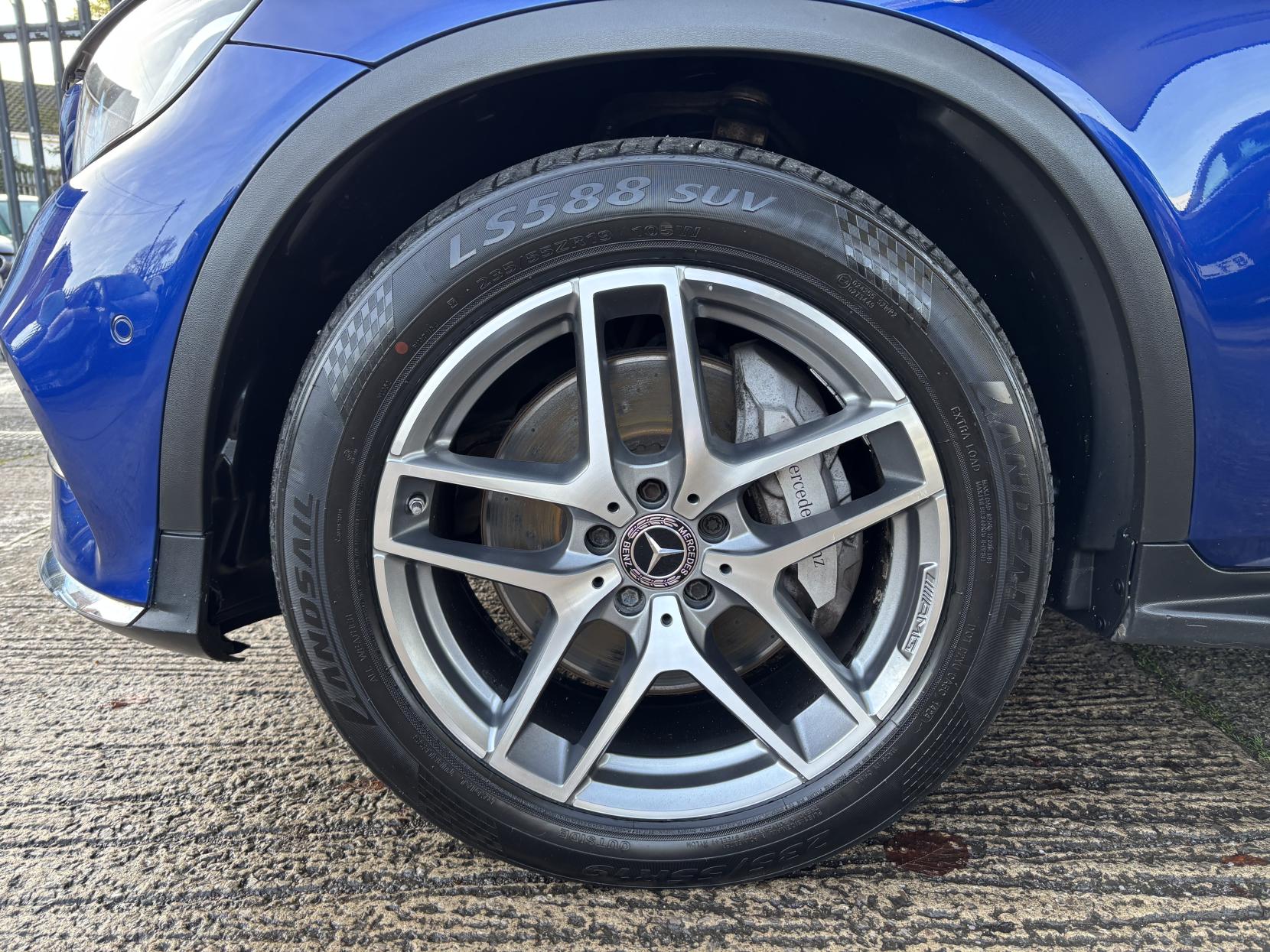 Mercedes-Benz GLC 2.1 GLC220d AMG Line (Premium) SUV 5dr Diesel G-Tronic 4MATIC Euro 6 (s/s) (170 ps)