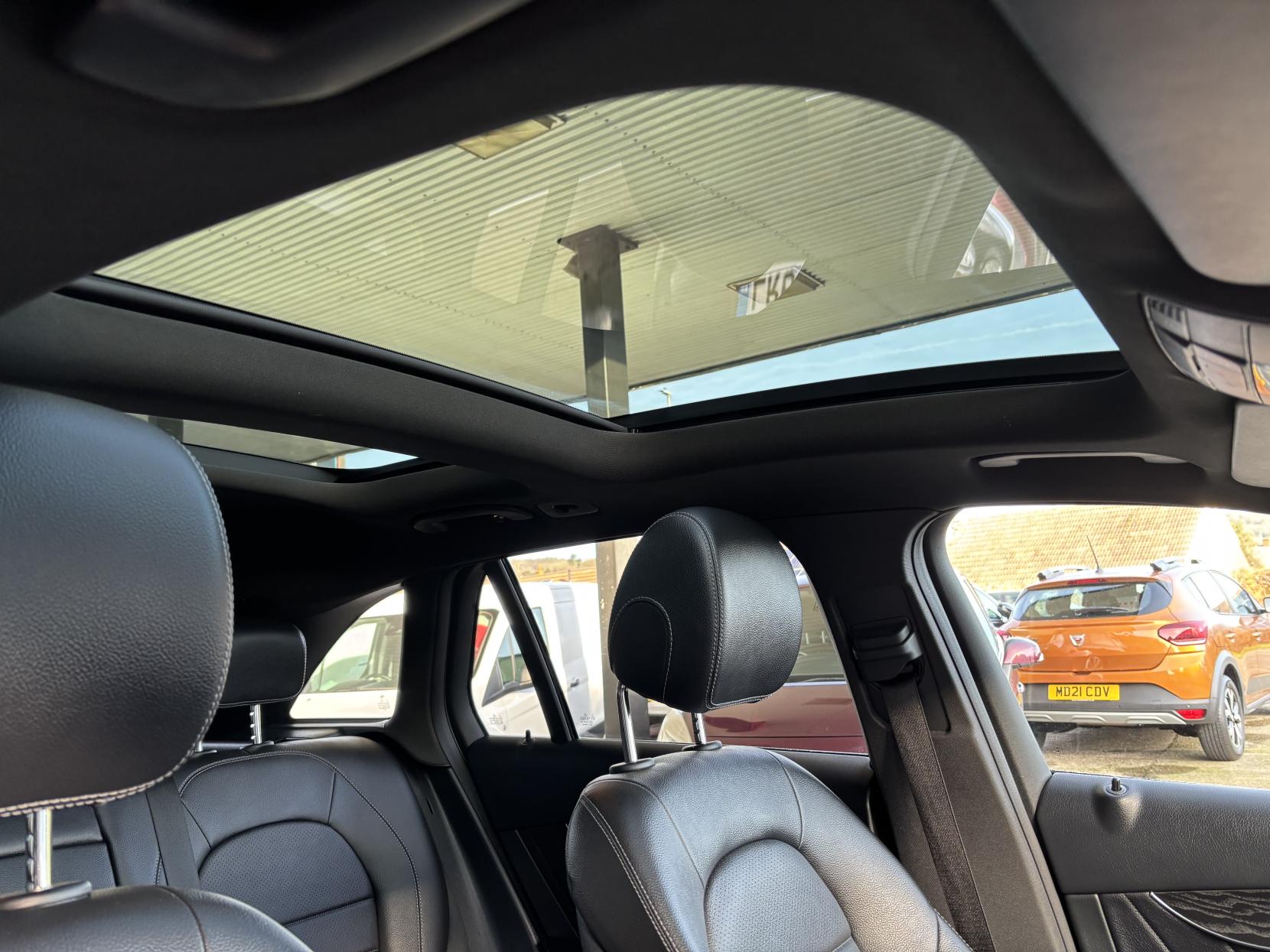 Mercedes-Benz GLC 2.1 GLC220d AMG Line (Premium) SUV 5dr Diesel G-Tronic 4MATIC Euro 6 (s/s) (170 ps)