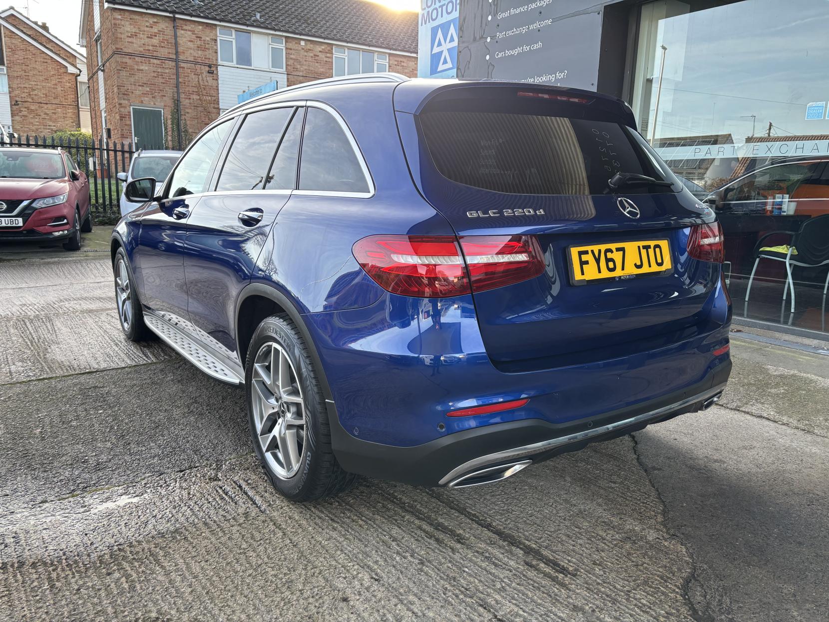 Mercedes-Benz GLC 2.1 GLC220d AMG Line (Premium) SUV 5dr Diesel G-Tronic 4MATIC Euro 6 (s/s) (170 ps)