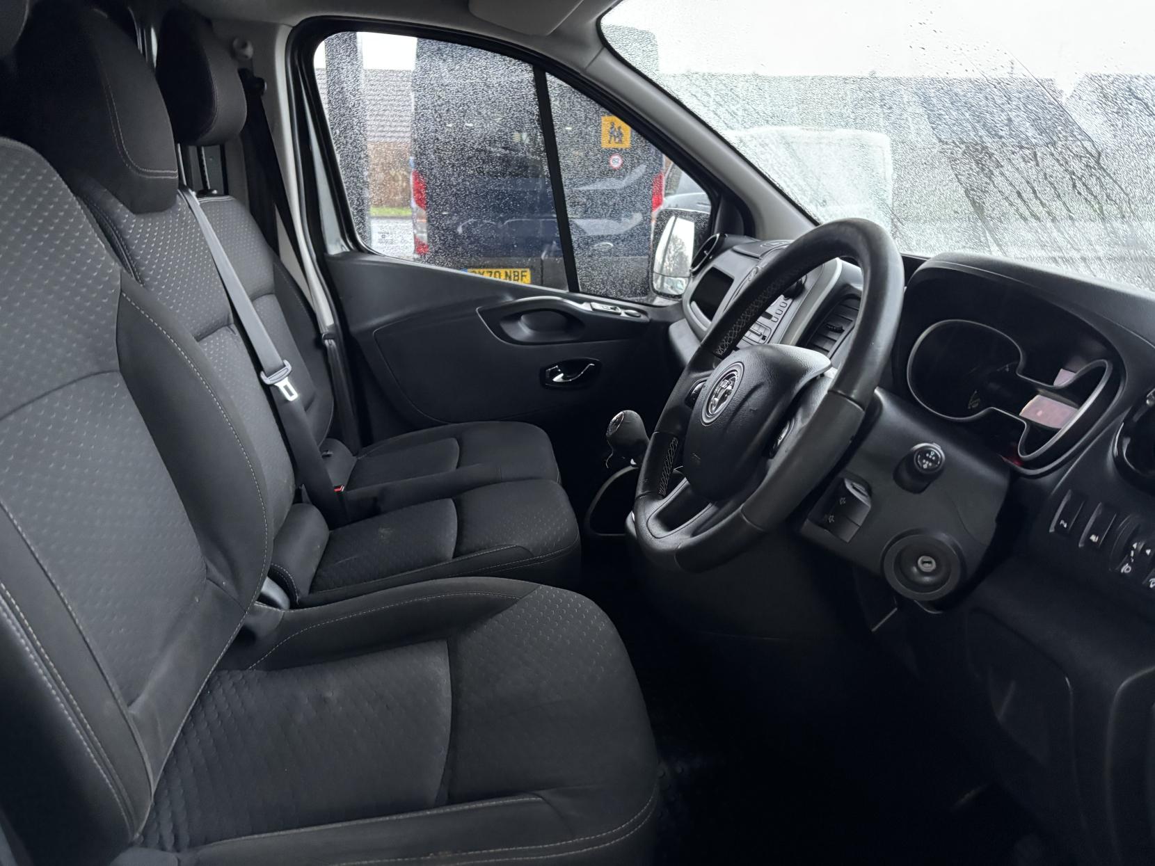 Vauxhall Vivaro 1.6 CDTi 2700 BiTurbo ecoFLEX Sportive Panel Van 5dr Diesel Manual L1 H1 Euro 5 (s/s) (120 ps)