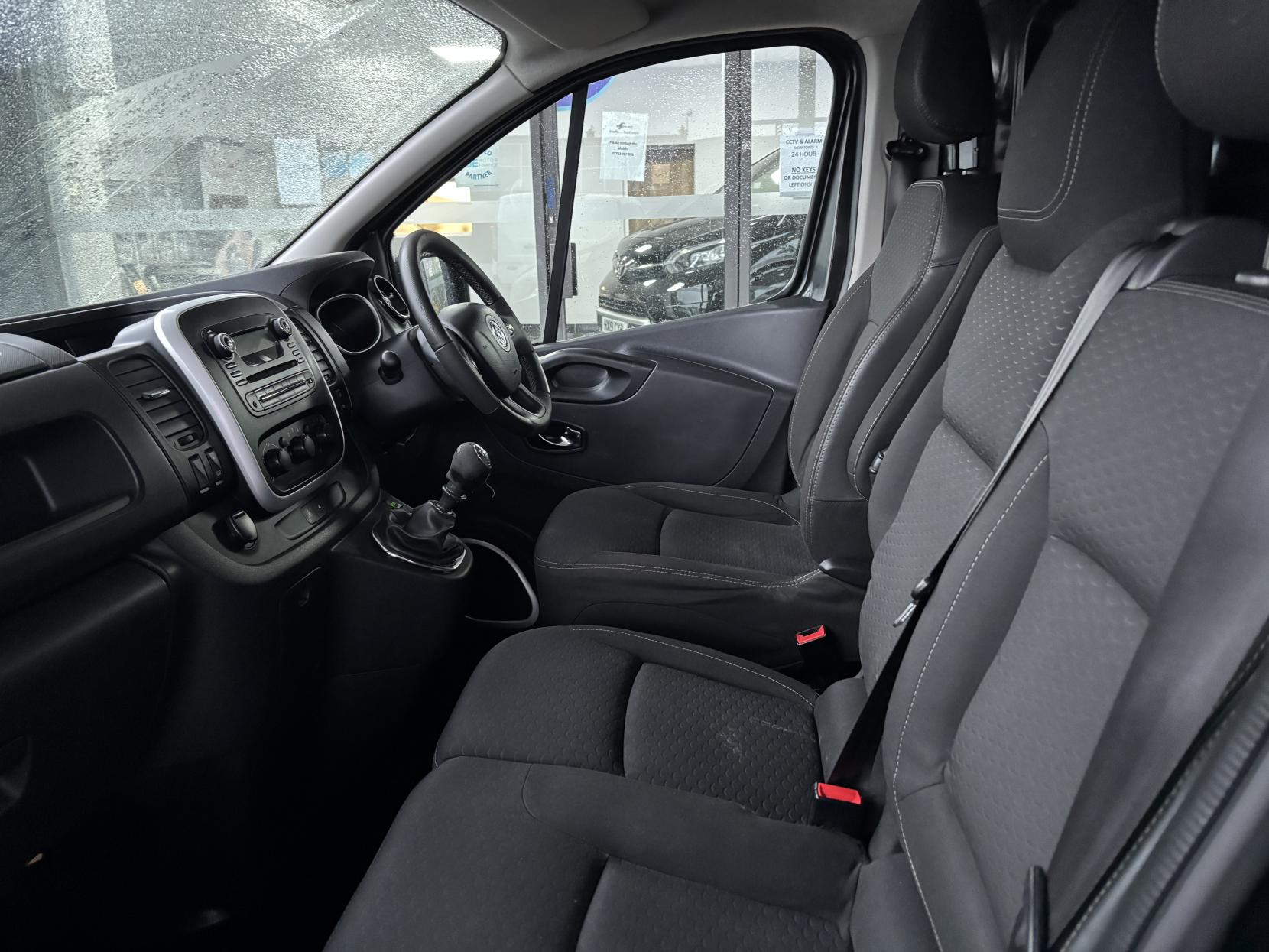 Vauxhall Vivaro 1.6 CDTi 2700 BiTurbo ecoFLEX Sportive Panel Van 5dr Diesel Manual L1 H1 Euro 5 (s/s) (120 ps)