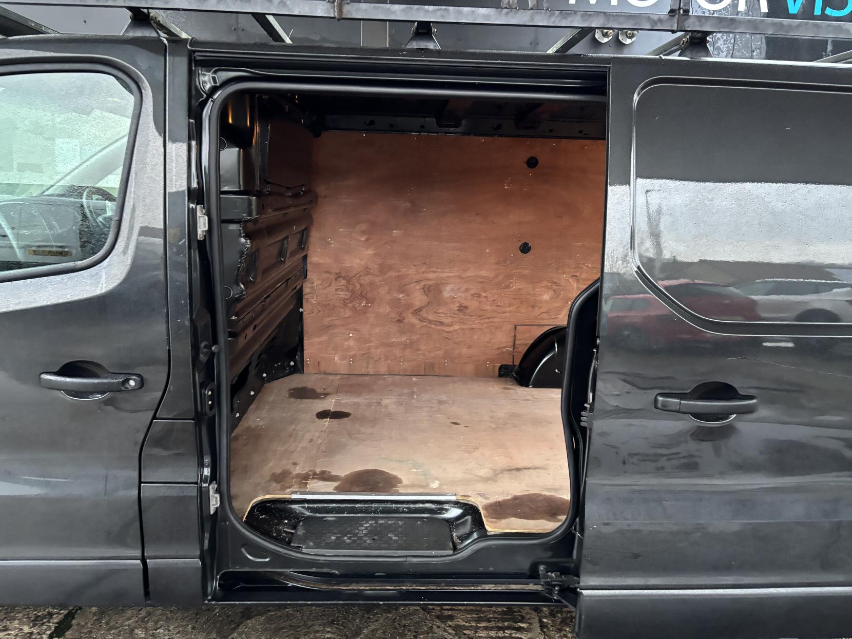 Vauxhall Vivaro 1.6 CDTi 2700 BiTurbo ecoFLEX Sportive Panel Van 5dr Diesel Manual L1 H1 Euro 5 (s/s) (120 ps)