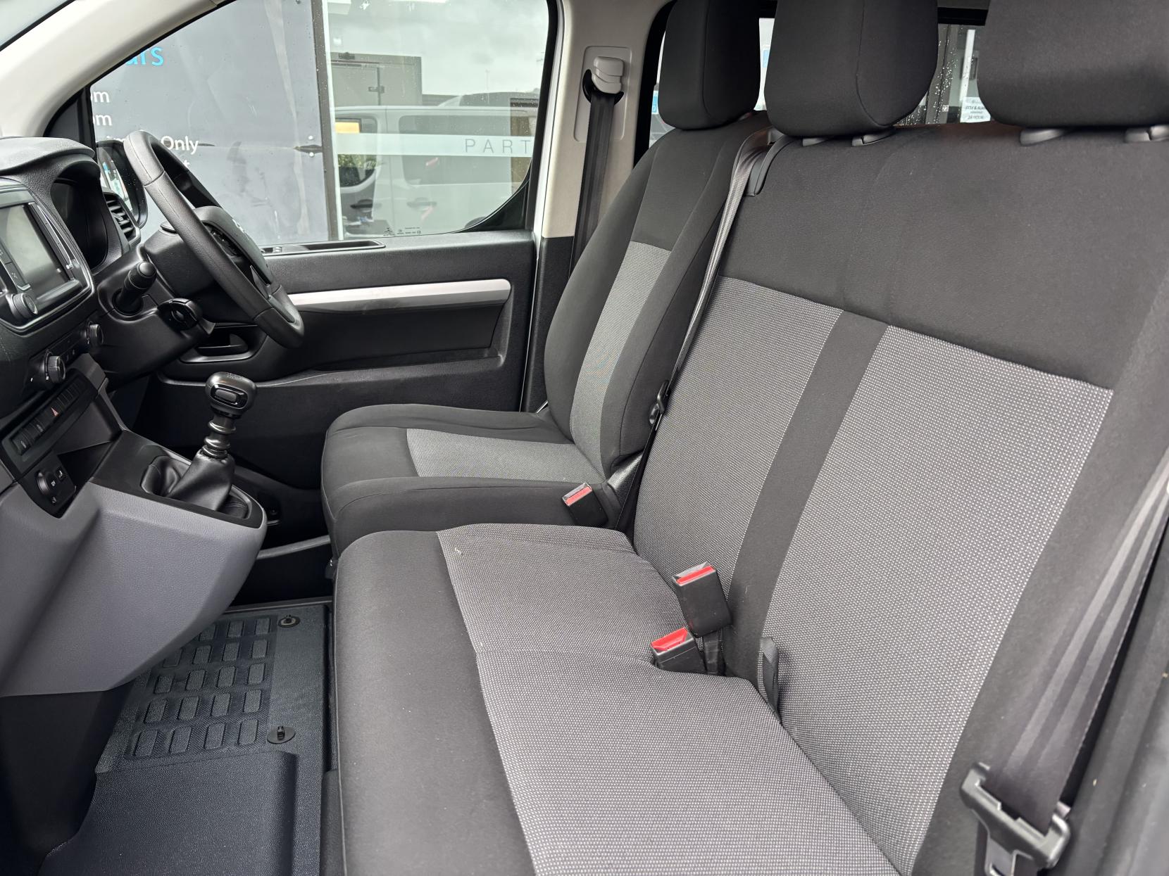 Citroen Dispatch 2.0 BlueHDi 1200 Enterprise Pro M Crew Van Double Cab 6dr Diesel Manual MWB Euro 6 (s/s) (145 ps)