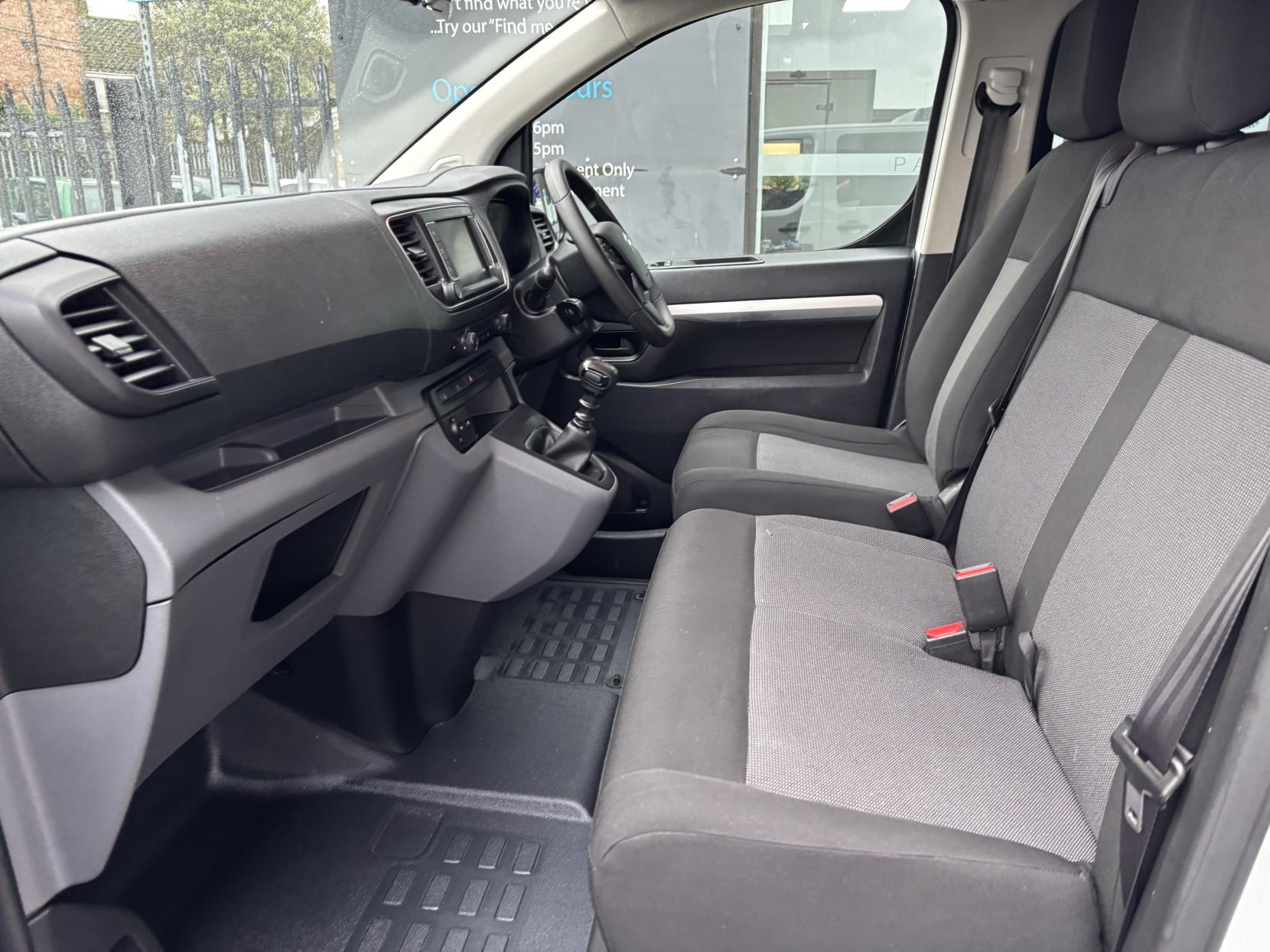 Citroen Dispatch 2.0 BlueHDi 1200 Enterprise Pro M Crew Van Double Cab 6dr Diesel Manual MWB Euro 6 (s/s) (145 ps)