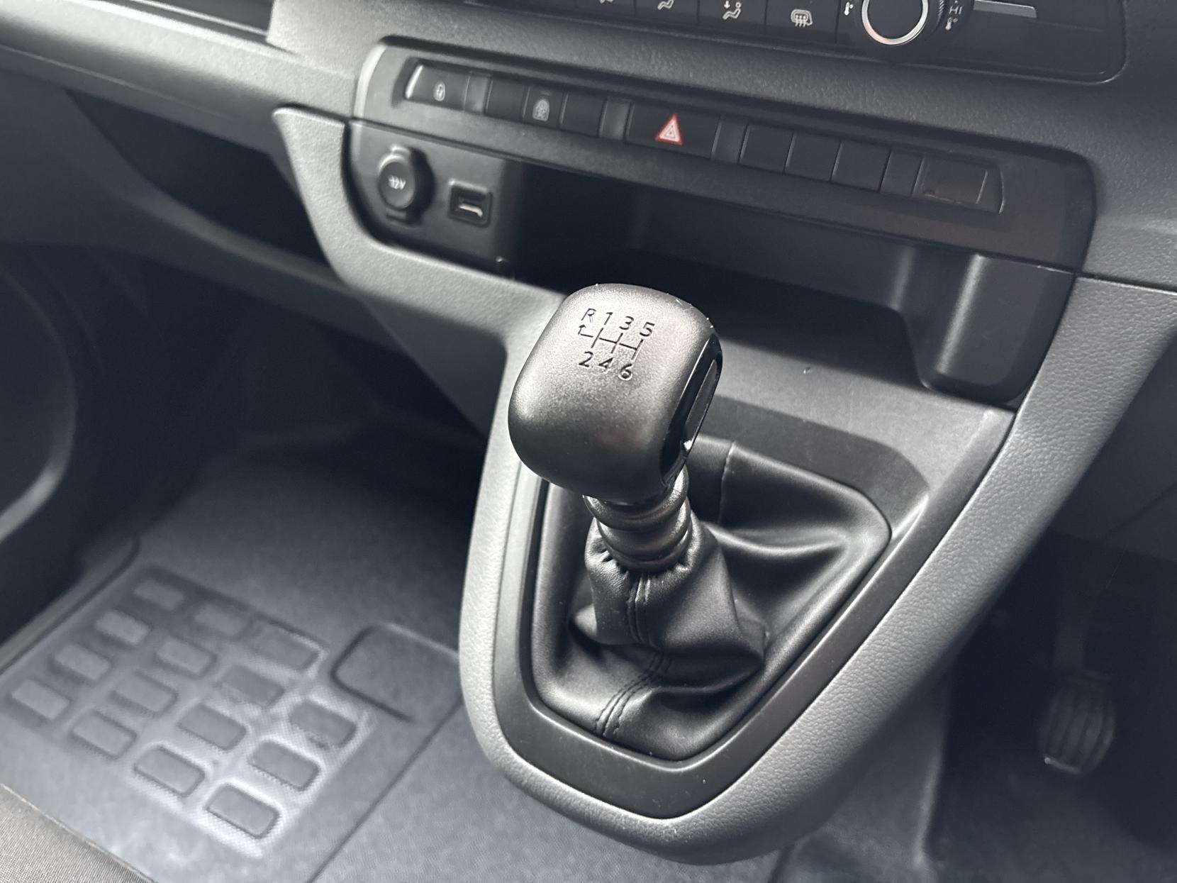 Citroen Dispatch 2.0 BlueHDi 1200 Enterprise Pro M Crew Van Double Cab 6dr Diesel Manual MWB Euro 6 (s/s) (145 ps)