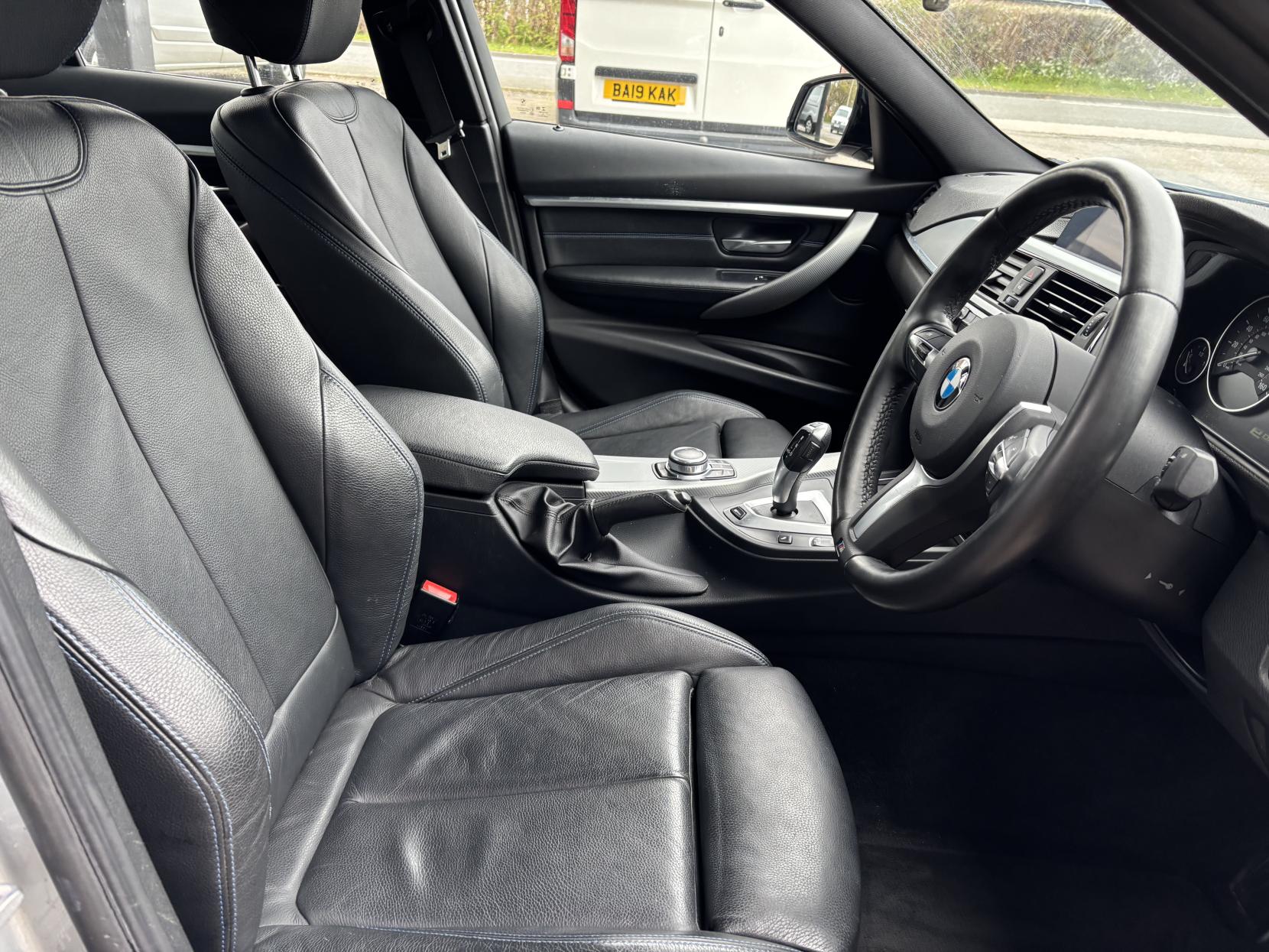 BMW 3 Series 2.0 330e 7.6kWh M Sport Saloon 4dr Petrol Plug-in Hybrid Auto Euro 6 (s/s) (252 ps)