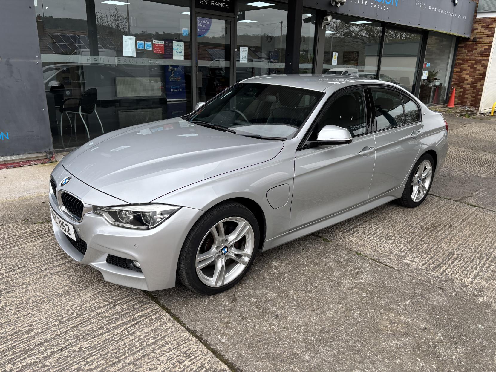 BMW 3 Series 2.0 330e 7.6kWh M Sport Saloon 4dr Petrol Plug-in Hybrid Auto Euro 6 (s/s) (252 ps)