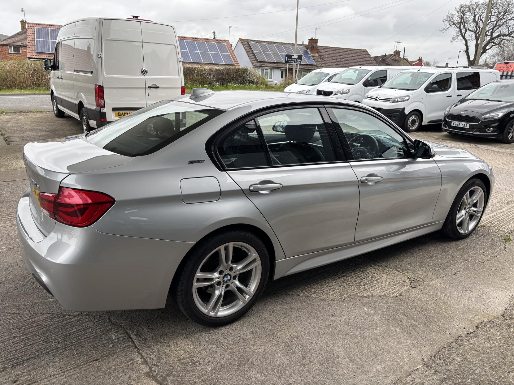 BMW 3 Series 2.0 330e 7.6kWh M Sport Saloon 4dr Petrol Plug-in Hybrid Auto Euro 6 (s/s) (252 ps)