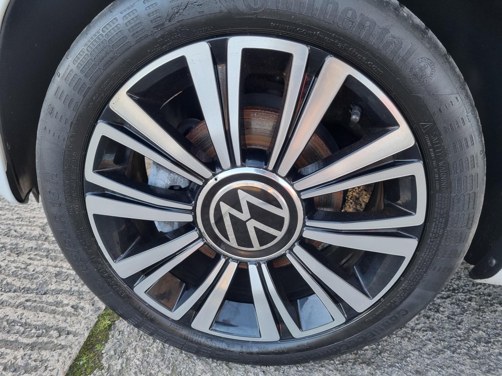 Volkswagen up! 1.0 Black Edition Hatchback 5dr Petrol Manual Euro 6 (s/s) (65 ps)