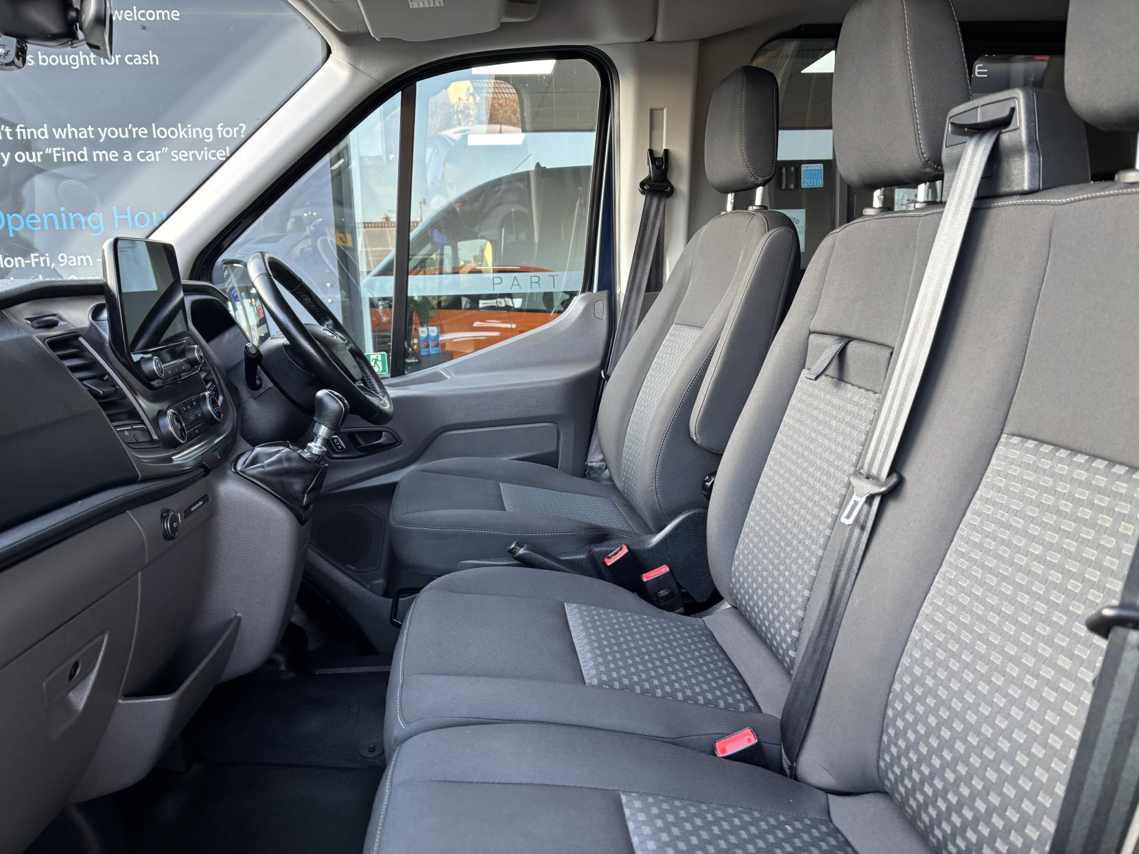 Ford Transit 2.0 410 EcoBlue Trend Minibus Double Cab 5dr Diesel Manual RWD L3 H2 Euro 6 (s/s) (15 Seat) (130 ps)