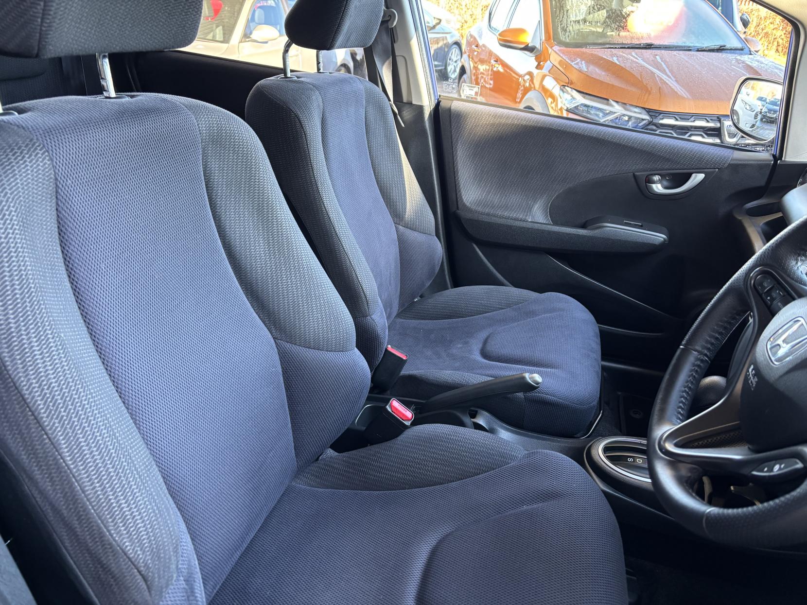 Honda Jazz 1.3h IMA HS Hatchback 5dr Petrol Hybrid CVT Euro 5 (102 ps)