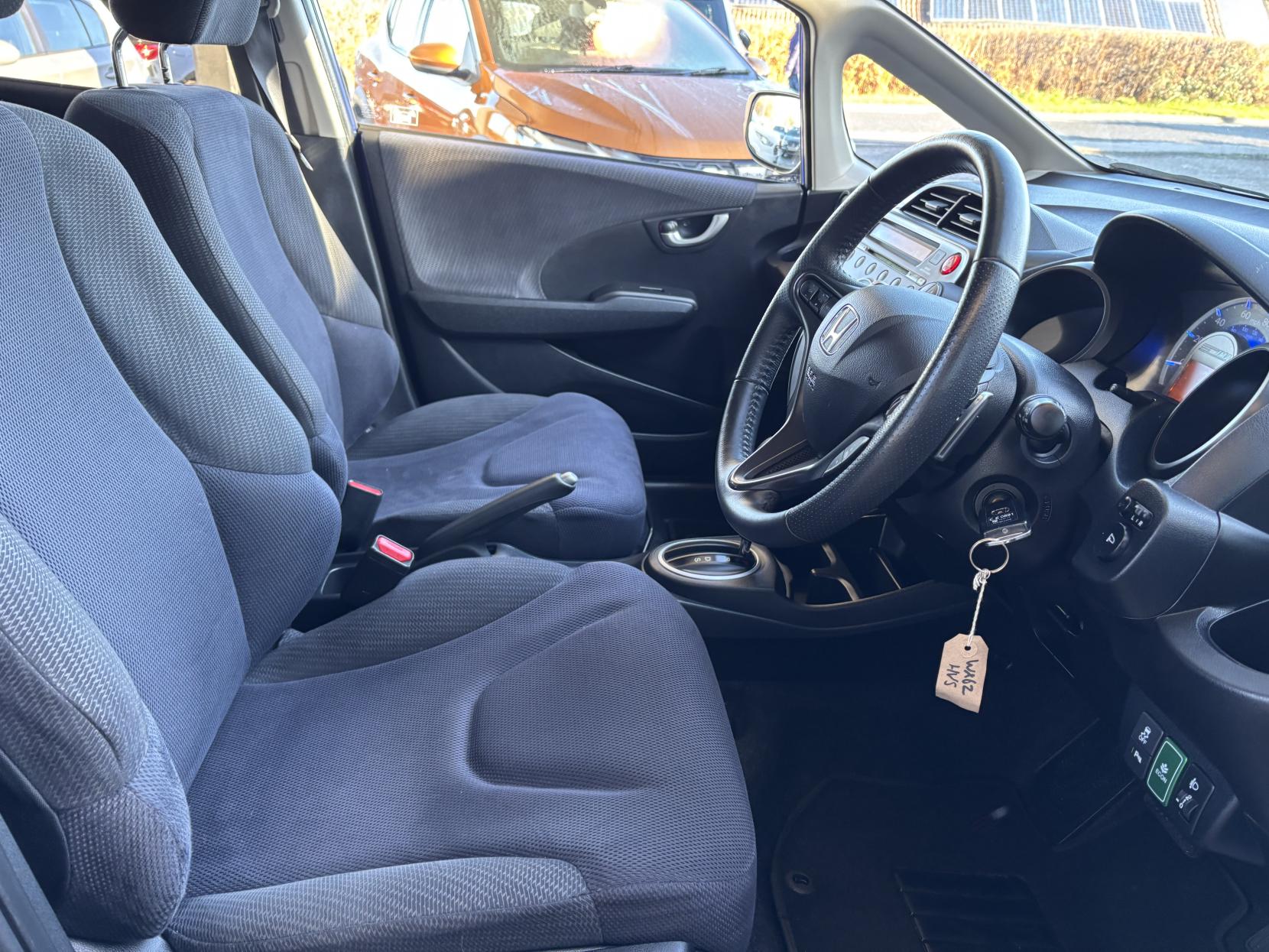 Honda Jazz 1.3h IMA HS Hatchback 5dr Petrol Hybrid CVT Euro 5 (102 ps)