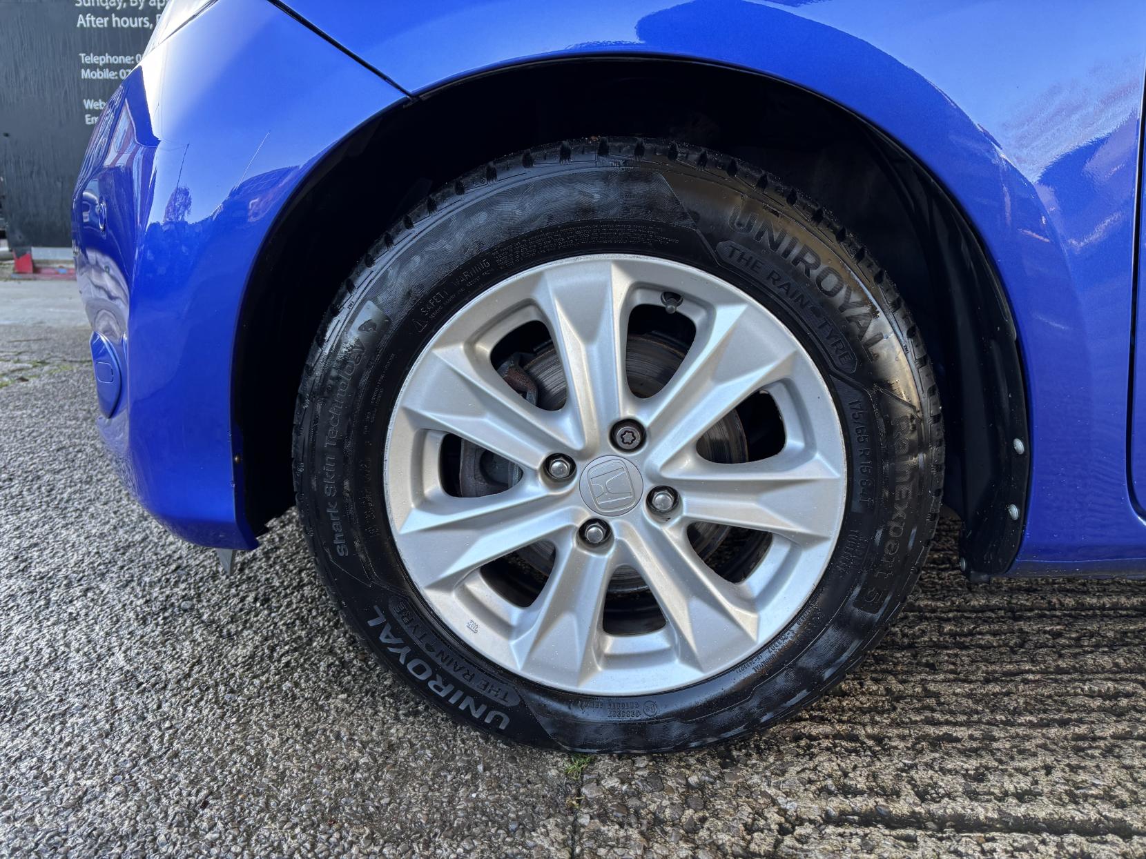 Honda Jazz 1.3h IMA HS Hatchback 5dr Petrol Hybrid CVT Euro 5 (102 ps)