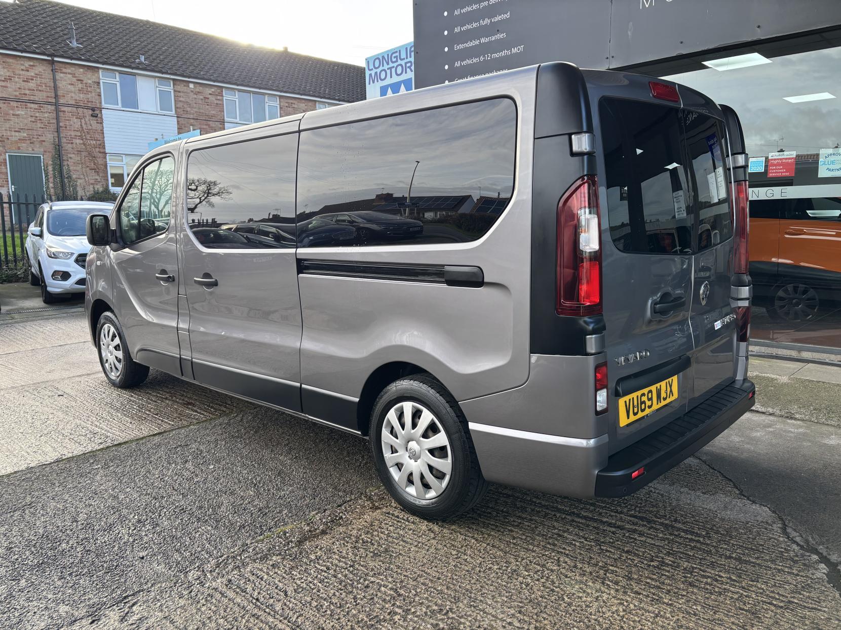 Vauxhall Vivaro 1.6 CDTi 2900 BiTurbo ecoTEC Sportive Panel Van 5dr Diesel Manual L2 H1 Euro 6 (s/s) (125 ps)