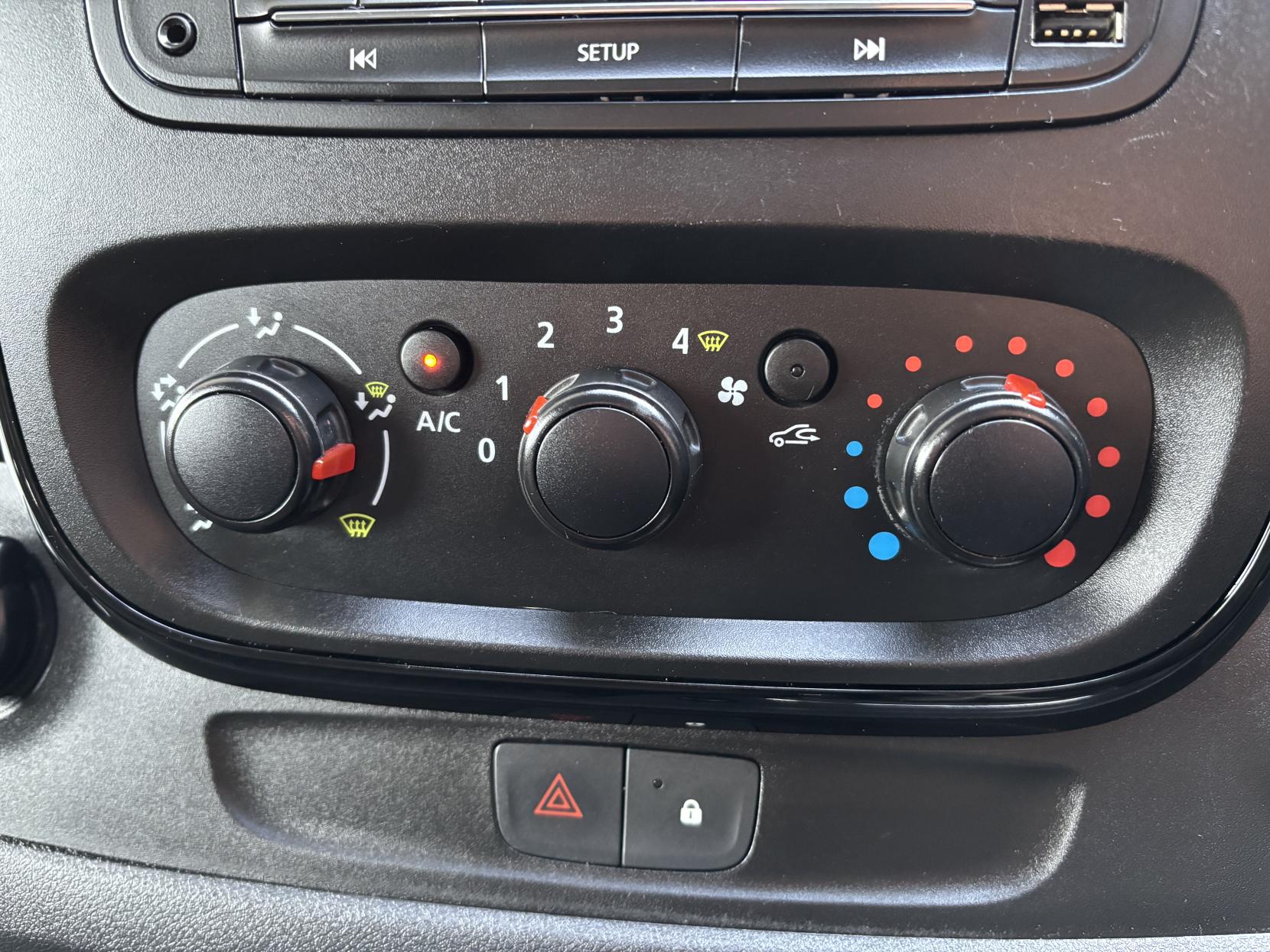 Vauxhall Vivaro 1.6 CDTi 2900 BiTurbo ecoTEC Sportive Panel Van 5dr Diesel Manual L2 H1 Euro 6 (s/s) (125 ps)