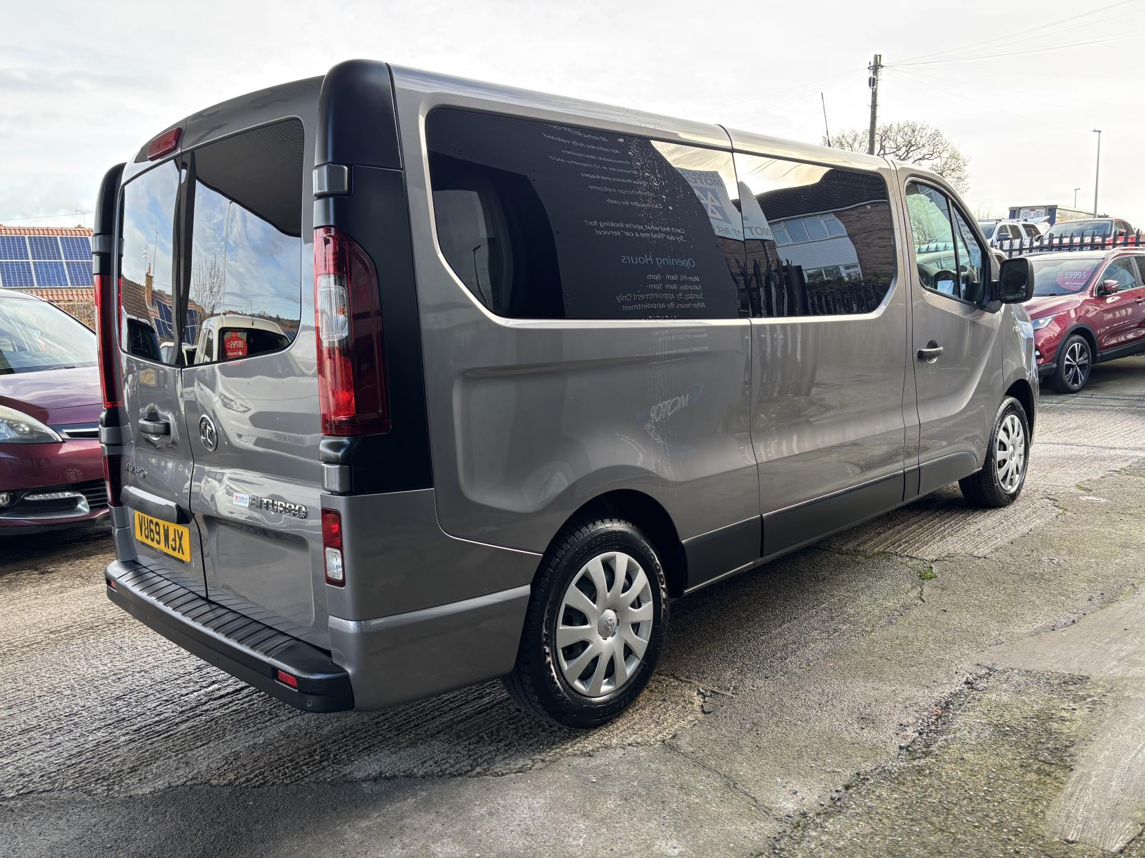 Vauxhall Vivaro 1.6 CDTi 2900 BiTurbo ecoTEC Sportive Panel Van 5dr Diesel Manual L2 H1 Euro 6 (s/s) (125 ps)