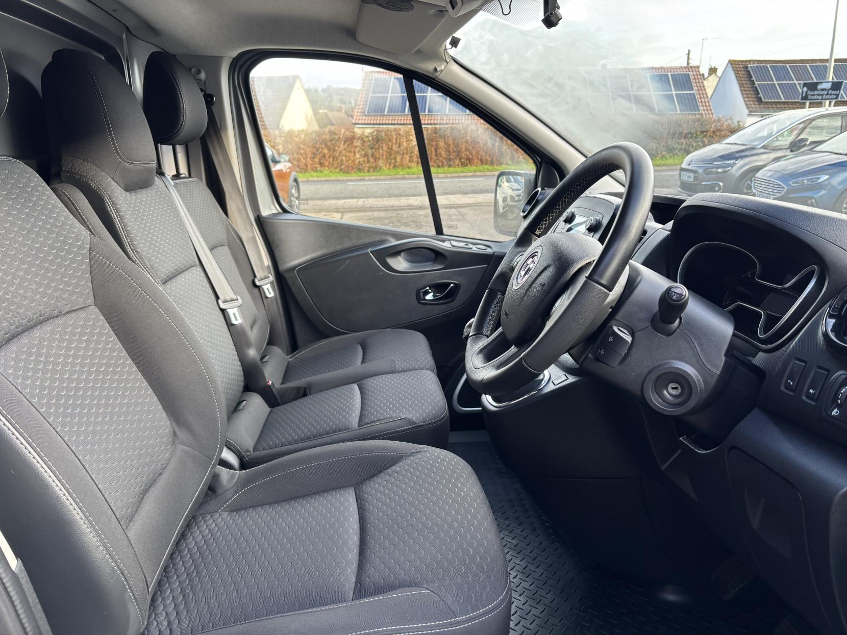 Vauxhall Vivaro 1.6 CDTi 2900 BiTurbo ecoTEC Sportive Panel Van 5dr Diesel Manual L2 H1 Euro 6 (s/s) (125 ps)