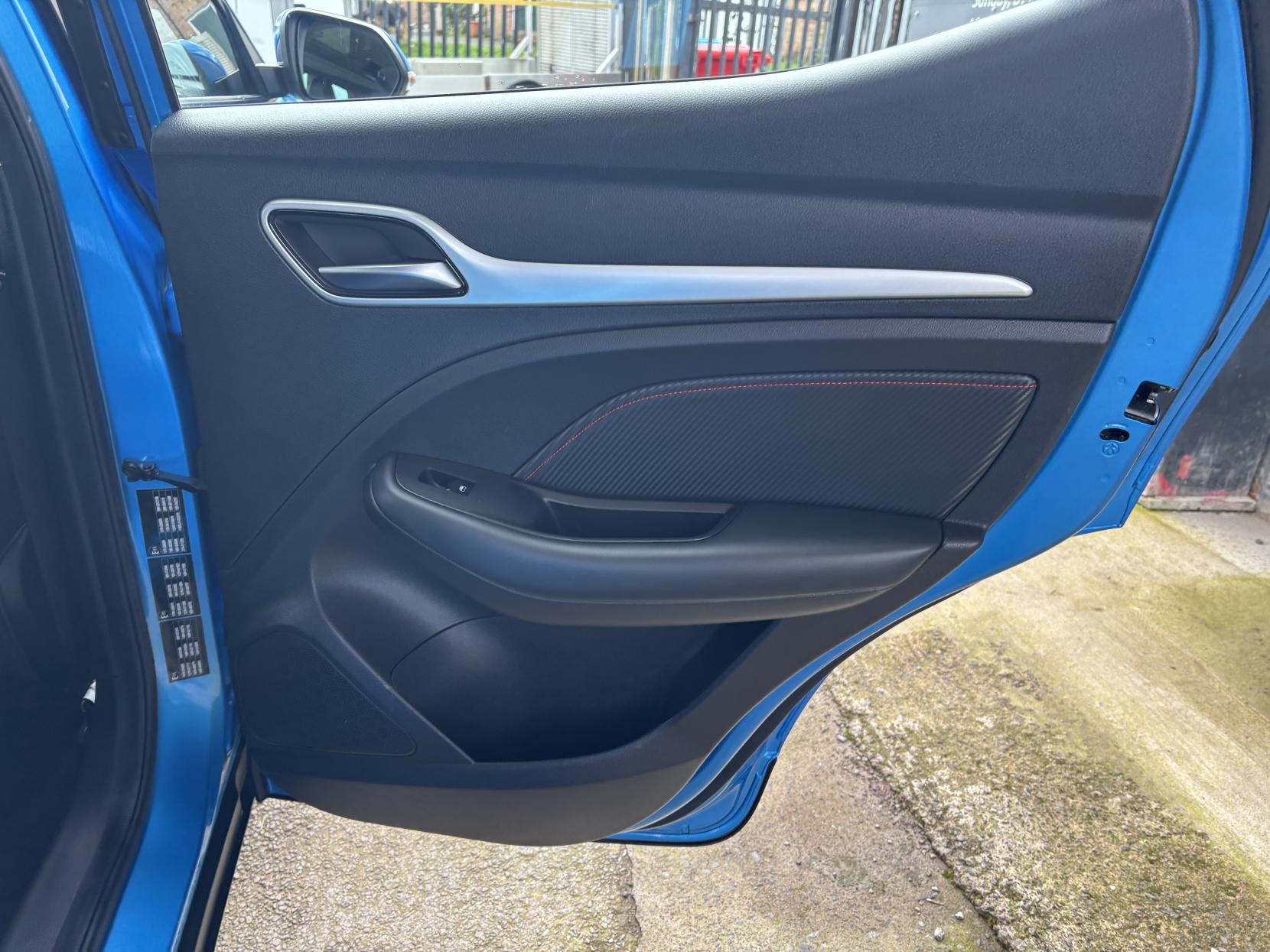 MG MG ZS 72.6kWh Trophy Long Range SUV 5dr Electric Auto (156 ps)