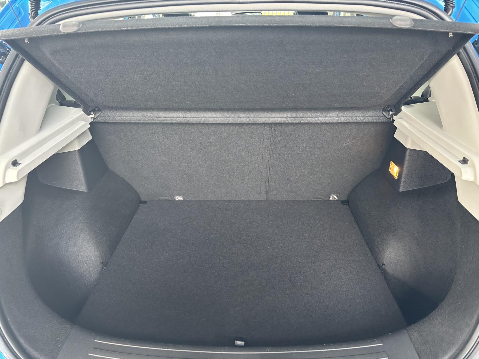 MG MG ZS 72.6kWh Trophy Long Range SUV 5dr Electric Auto (156 ps)