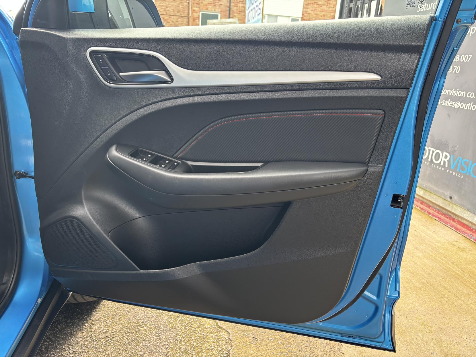 MG MG ZS 72.6kWh Trophy Long Range SUV 5dr Electric Auto (156 ps)