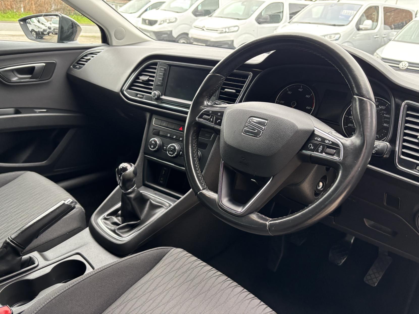 SEAT Leon 1.6 TDI SE Dynamic Technology Sport Tourer 5dr Diesel Manual Euro 6 (s/s) (110 ps)