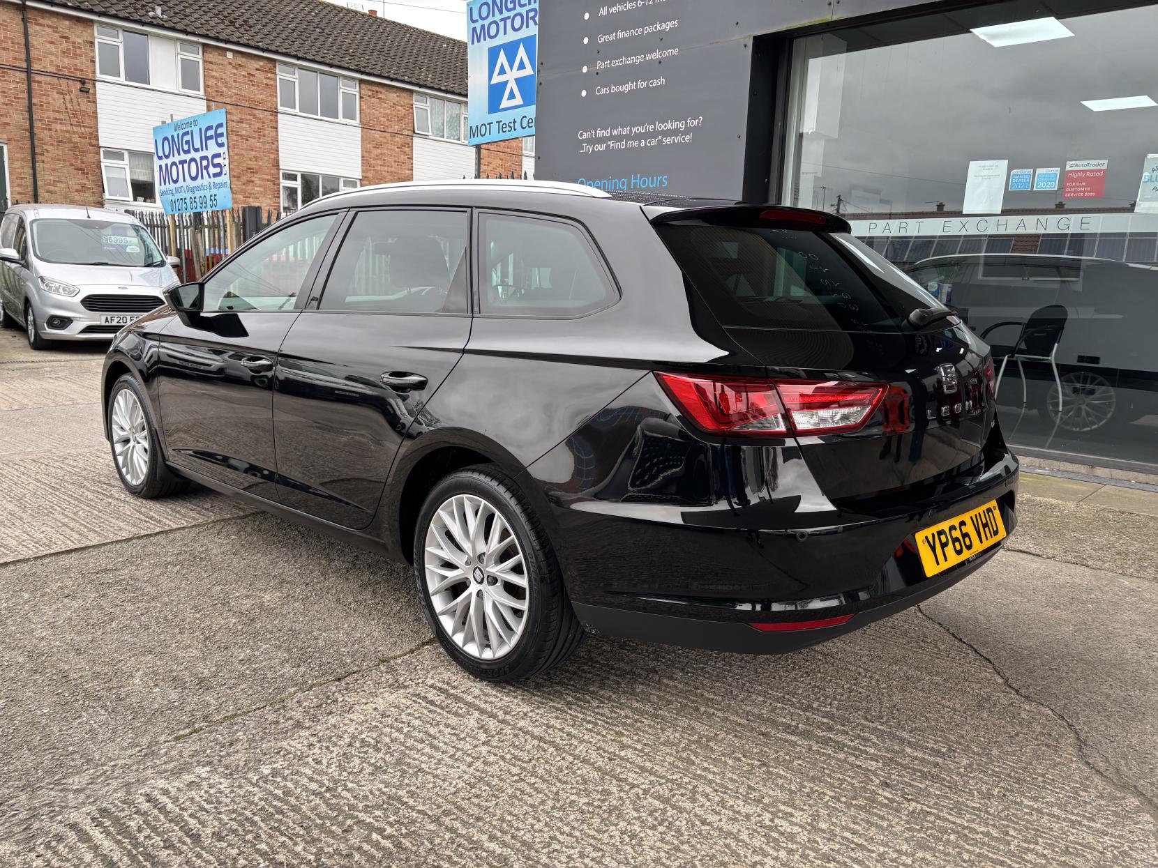 SEAT Leon 1.6 TDI SE Dynamic Technology Sport Tourer 5dr Diesel Manual Euro 6 (s/s) (110 ps)