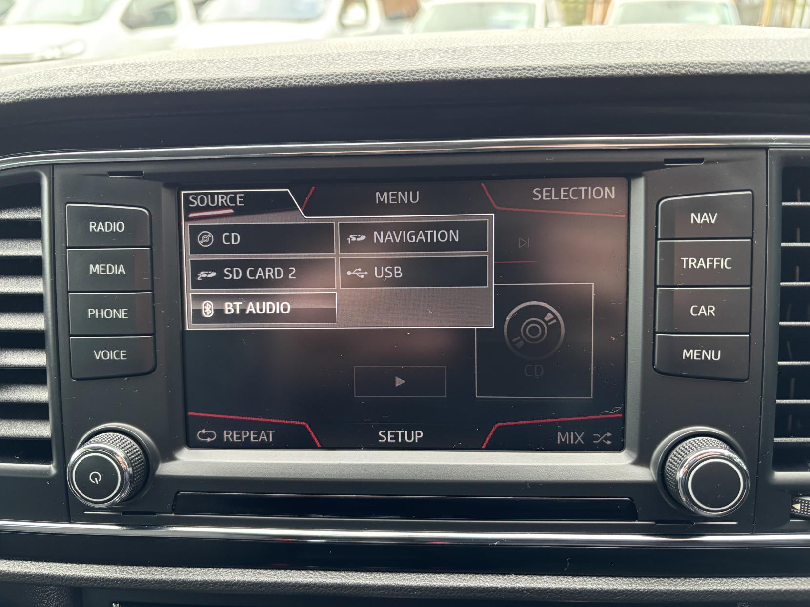 SEAT Leon 1.6 TDI SE Dynamic Technology Sport Tourer 5dr Diesel Manual Euro 6 (s/s) (110 ps)