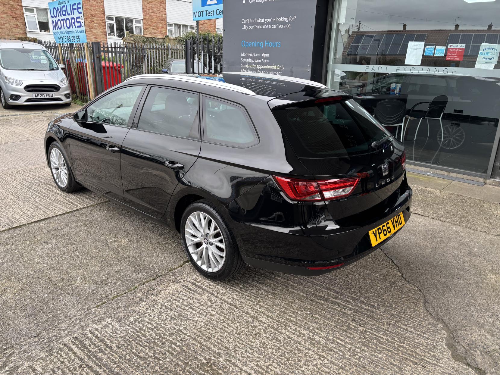 SEAT Leon 1.6 TDI SE Dynamic Technology Sport Tourer 5dr Diesel Manual Euro 6 (s/s) (110 ps)