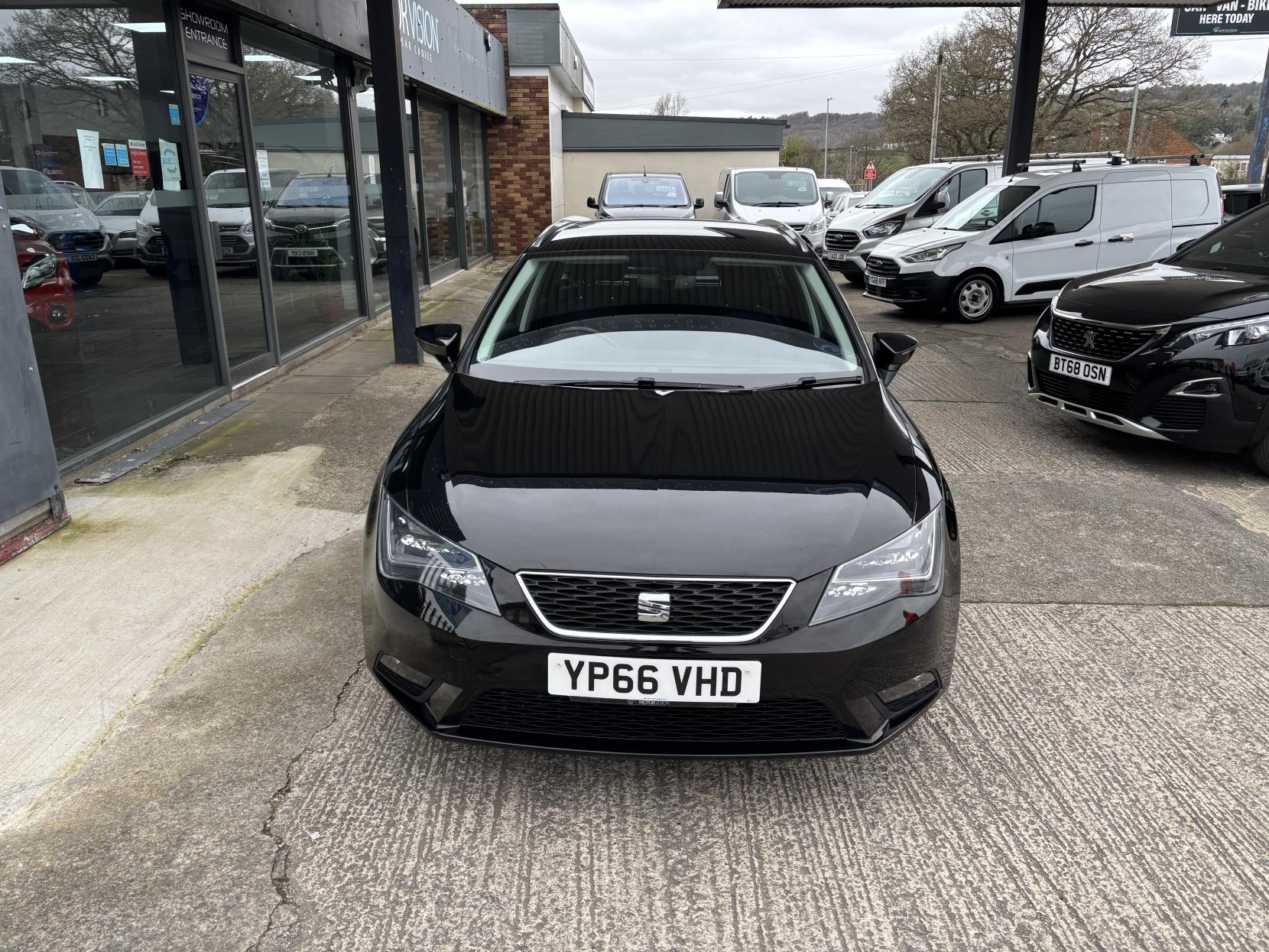 SEAT Leon 1.6 TDI SE Dynamic Technology Sport Tourer 5dr Diesel Manual Euro 6 (s/s) (110 ps)