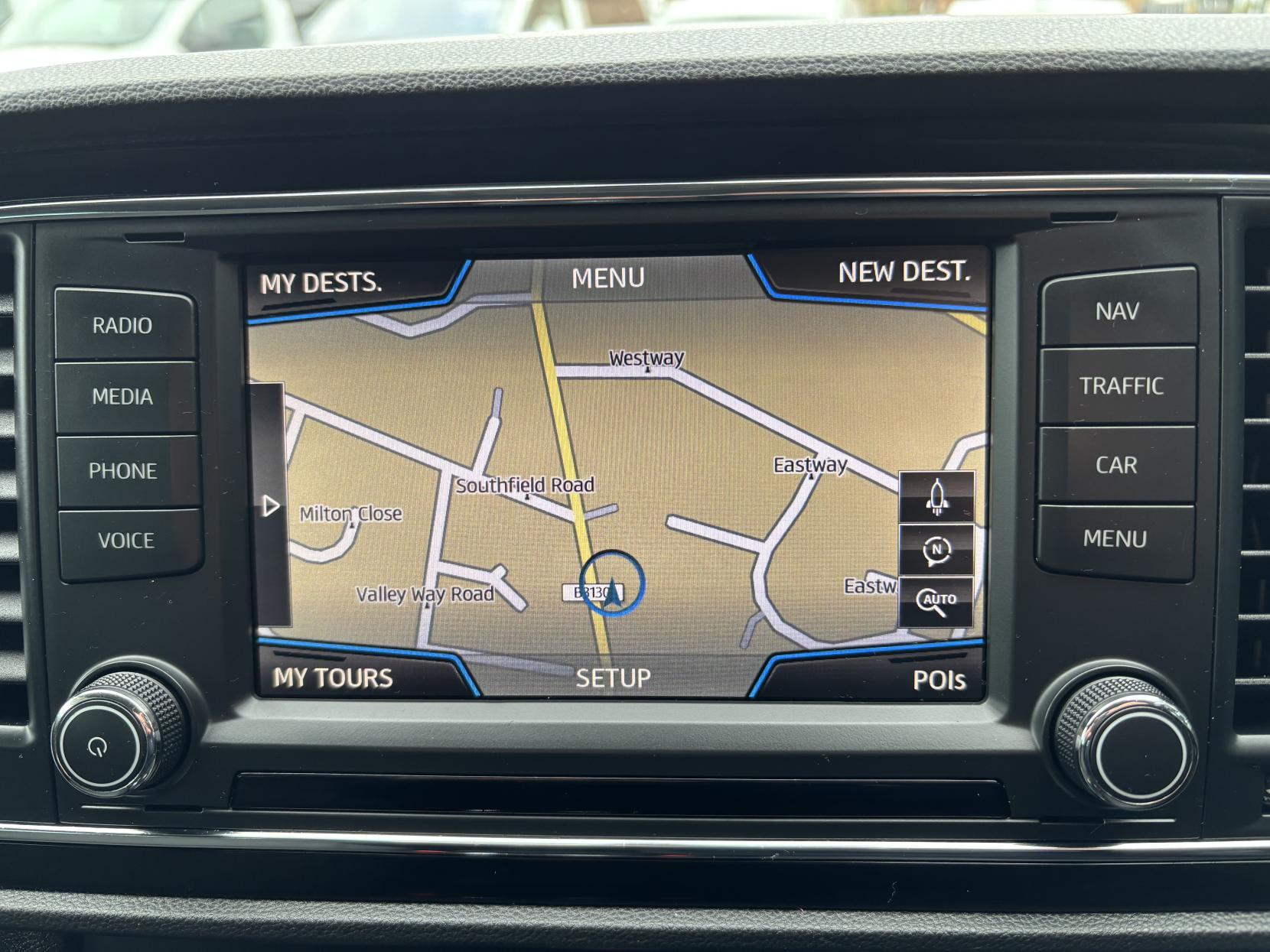 SEAT Leon 1.6 TDI SE Dynamic Technology Sport Tourer 5dr Diesel Manual Euro 6 (s/s) (110 ps)