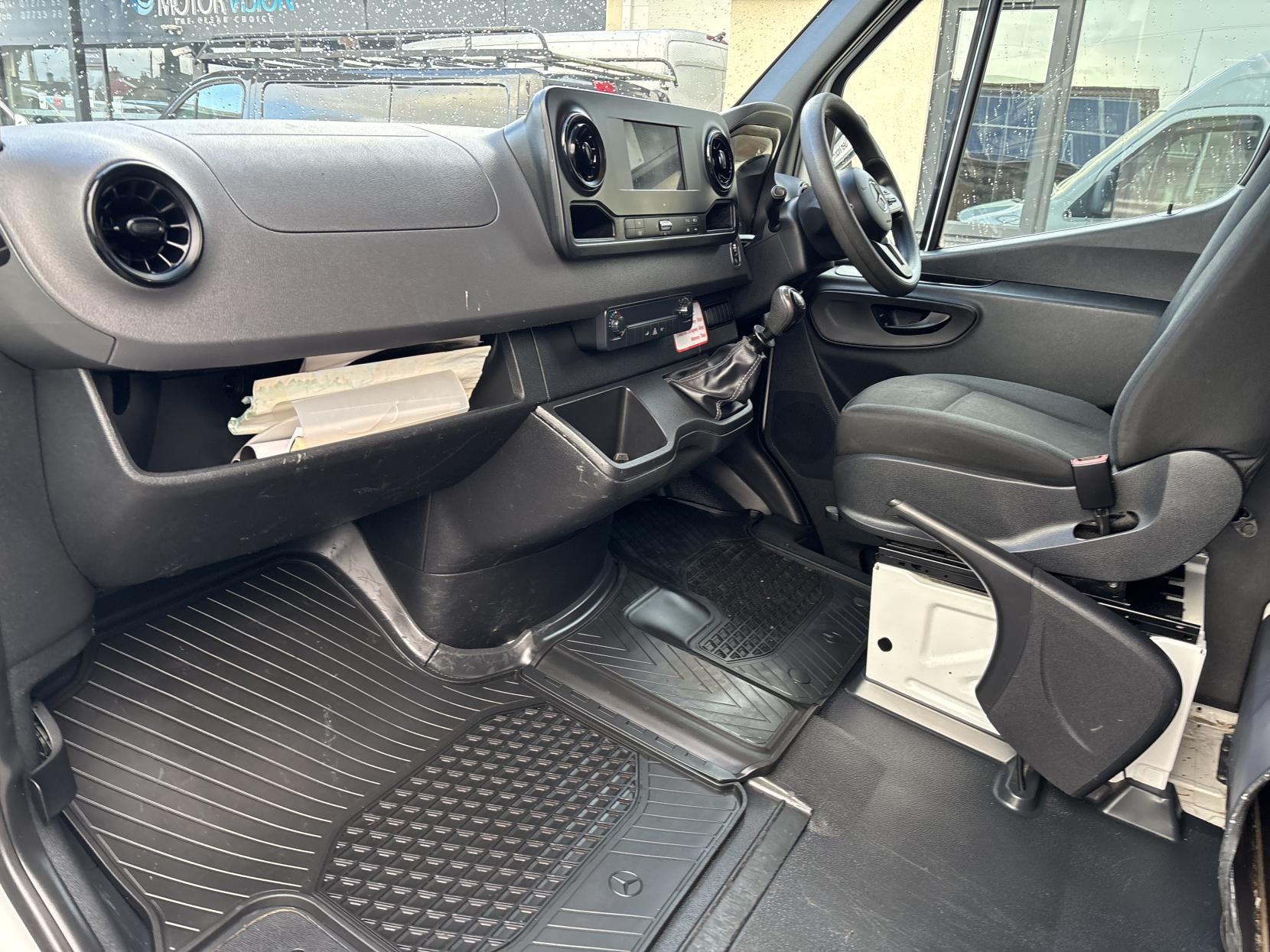 Mercedes-Benz Sprinter 2.1 316 CDI Panel Van GLASS CARRIER  5dr Diesel Manual RWD L4 H2 Euro 6 (s/s) (163 ps)