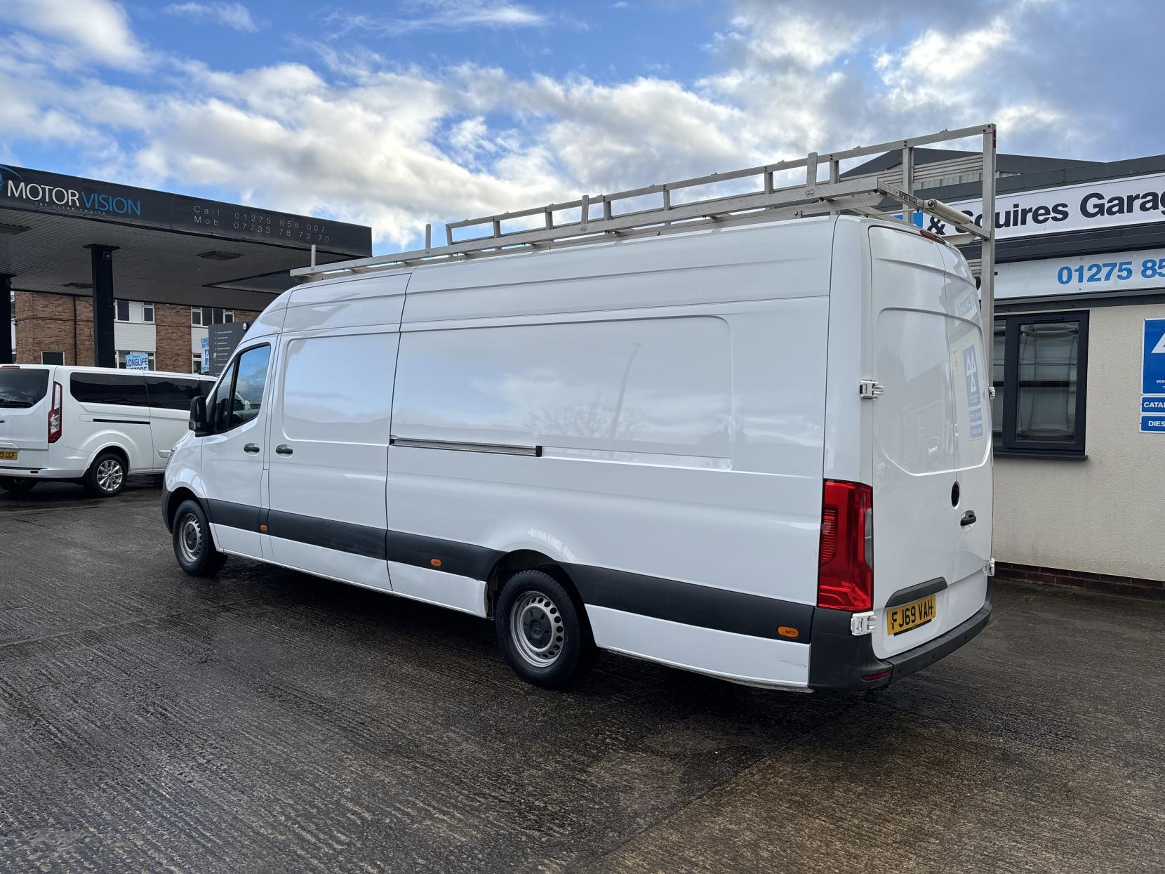 Mercedes-Benz Sprinter 2.1 316 CDI Panel Van GLASS CARRIER  5dr Diesel Manual RWD L4 H2 Euro 6 (s/s) (163 ps)