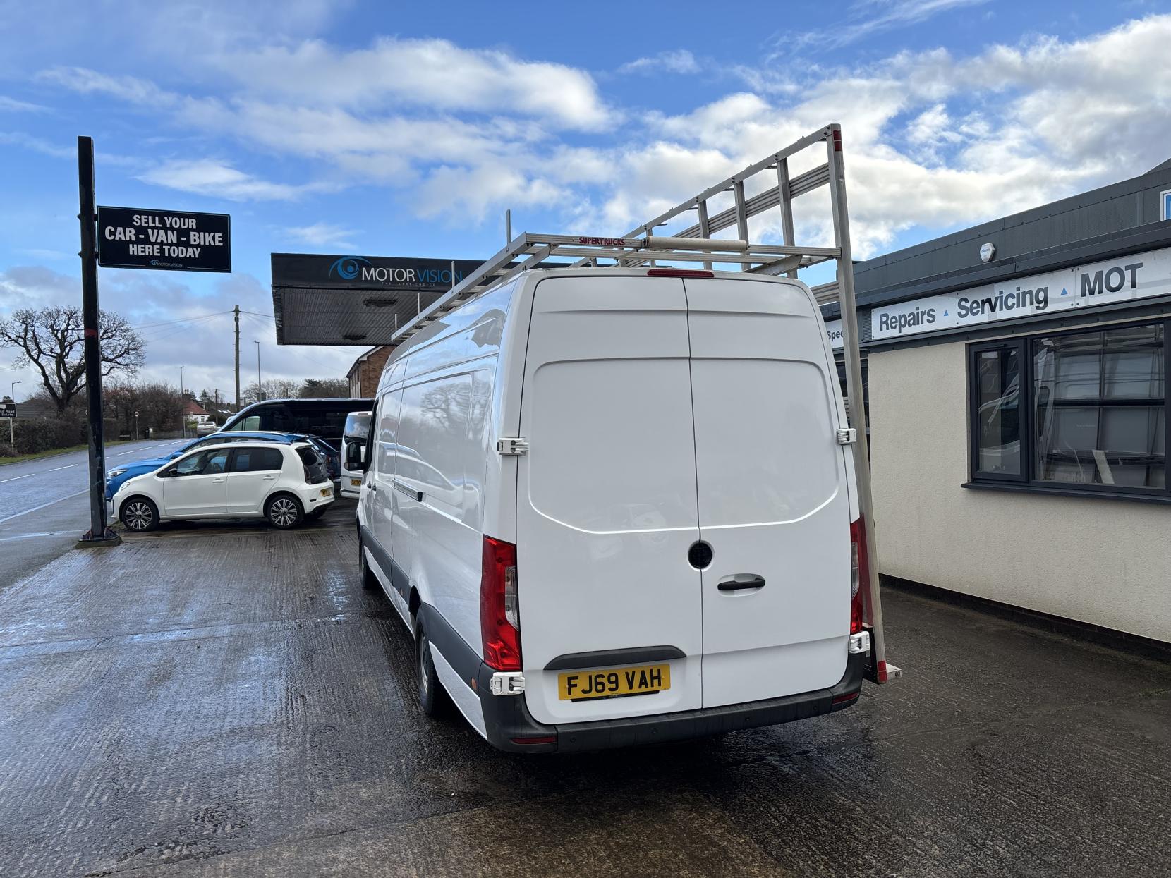 Mercedes-Benz Sprinter 2.1 316 CDI Panel Van GLASS CARRIER  5dr Diesel Manual RWD L4 H2 Euro 6 (s/s) (163 ps)