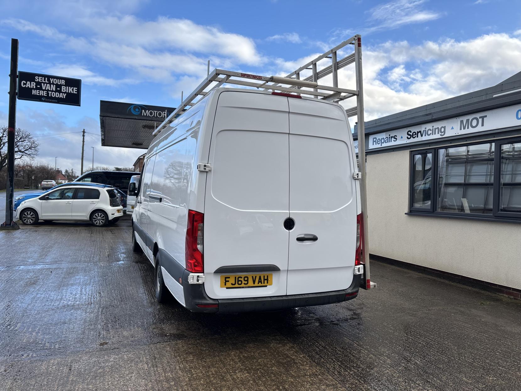 Mercedes-Benz Sprinter 2.1 316 CDI Panel Van GLASS CARRIER  5dr Diesel Manual RWD L4 H2 Euro 6 (s/s) (163 ps)